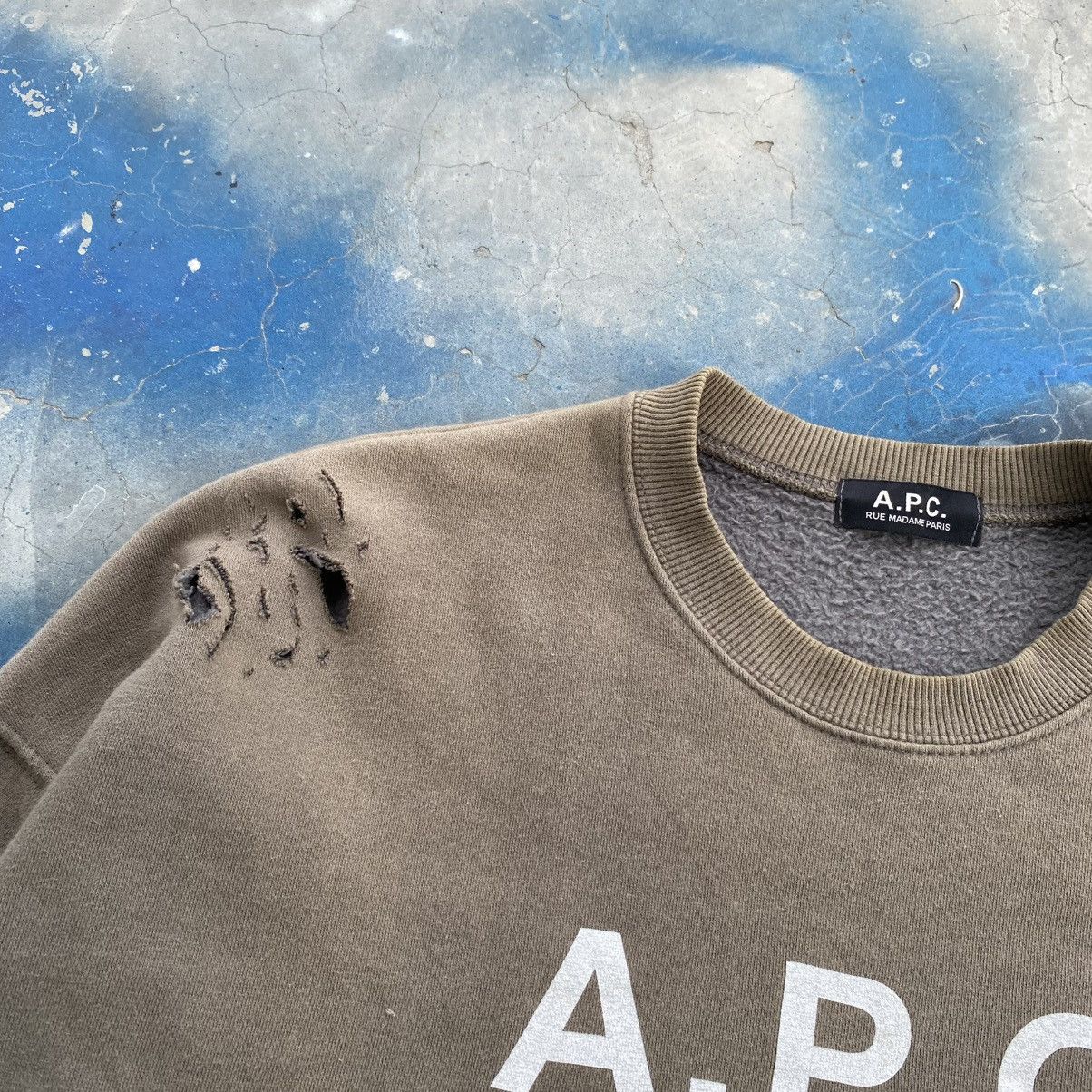 A.P.C. A.P.C Faded Distressed big Logo sweatshirt Size US L / EU 52-54 / 3 - 3 Thumbnail