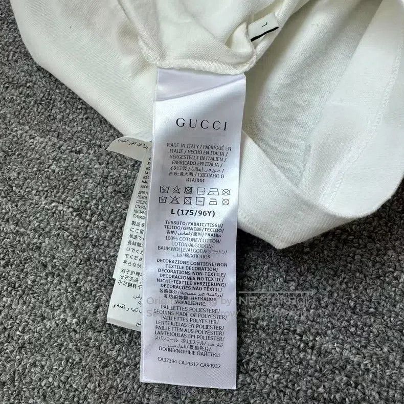 Gucci Gucci Apple White Short Sleeve Size US L / EU 52-54 / 3 - 4 Thumbnail
