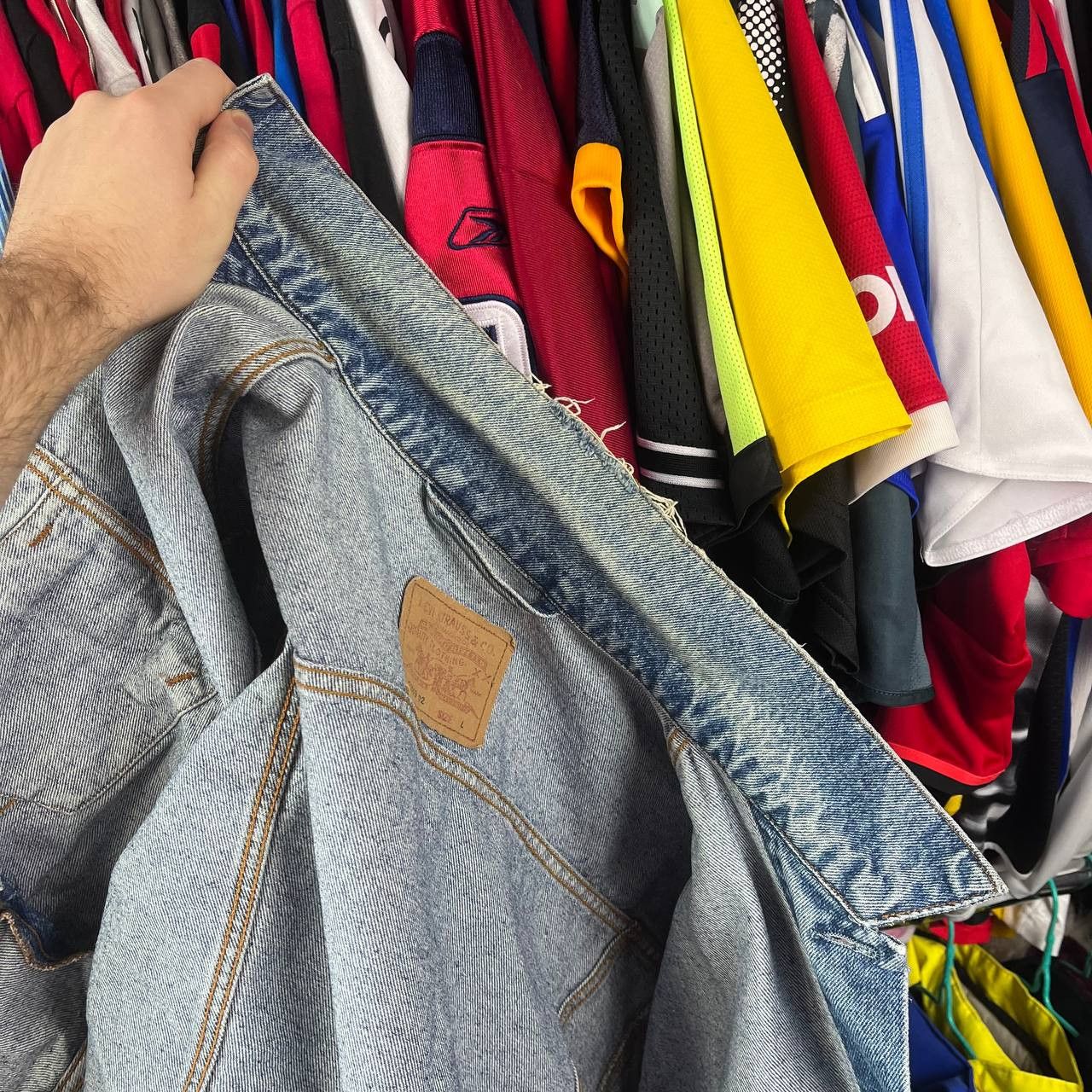 Levi's Vintage Clothing Vintage 90s Levis Blue Denim Jacket Distressed Size L Size US L / EU 52-54 / 3 - 14 Thumbnail