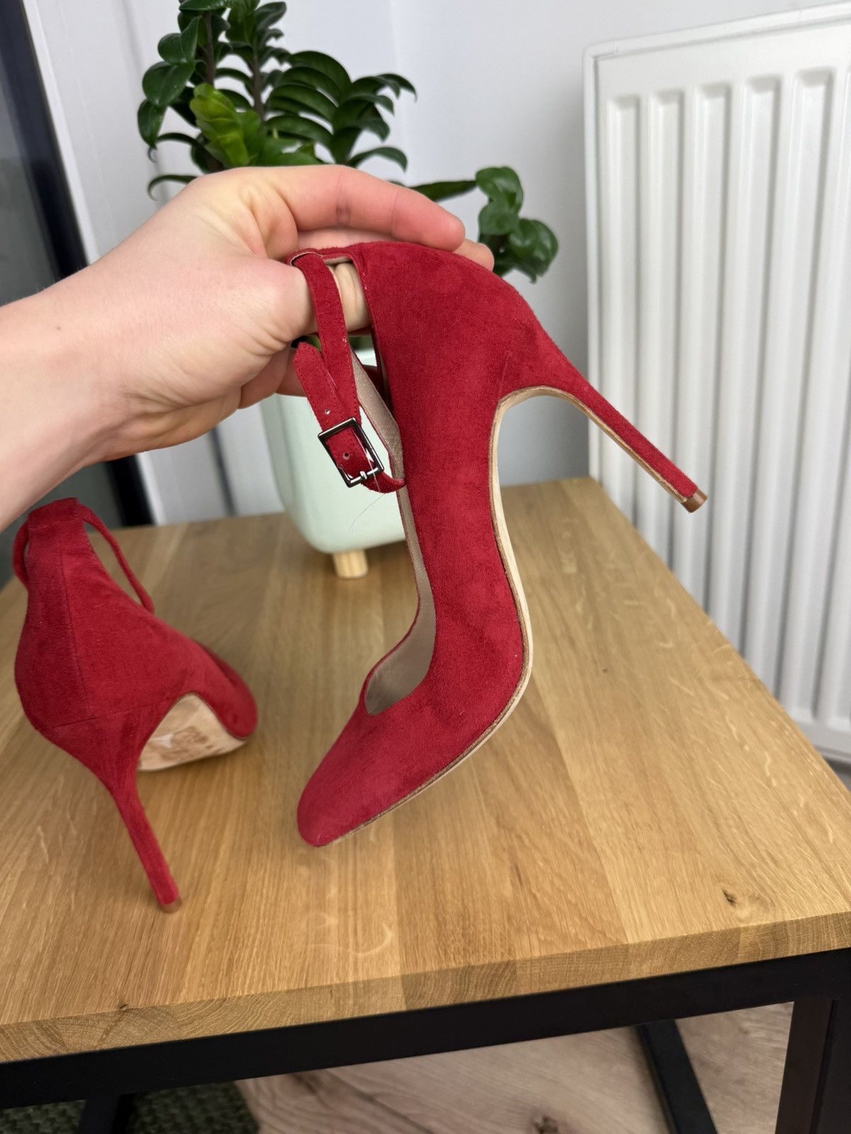 Manolo Blahnik Manolo Blahnik BB Pumps Heels Red Suede 36.5 Size US 6.5 / IT 36.5 - 12 Thumbnail