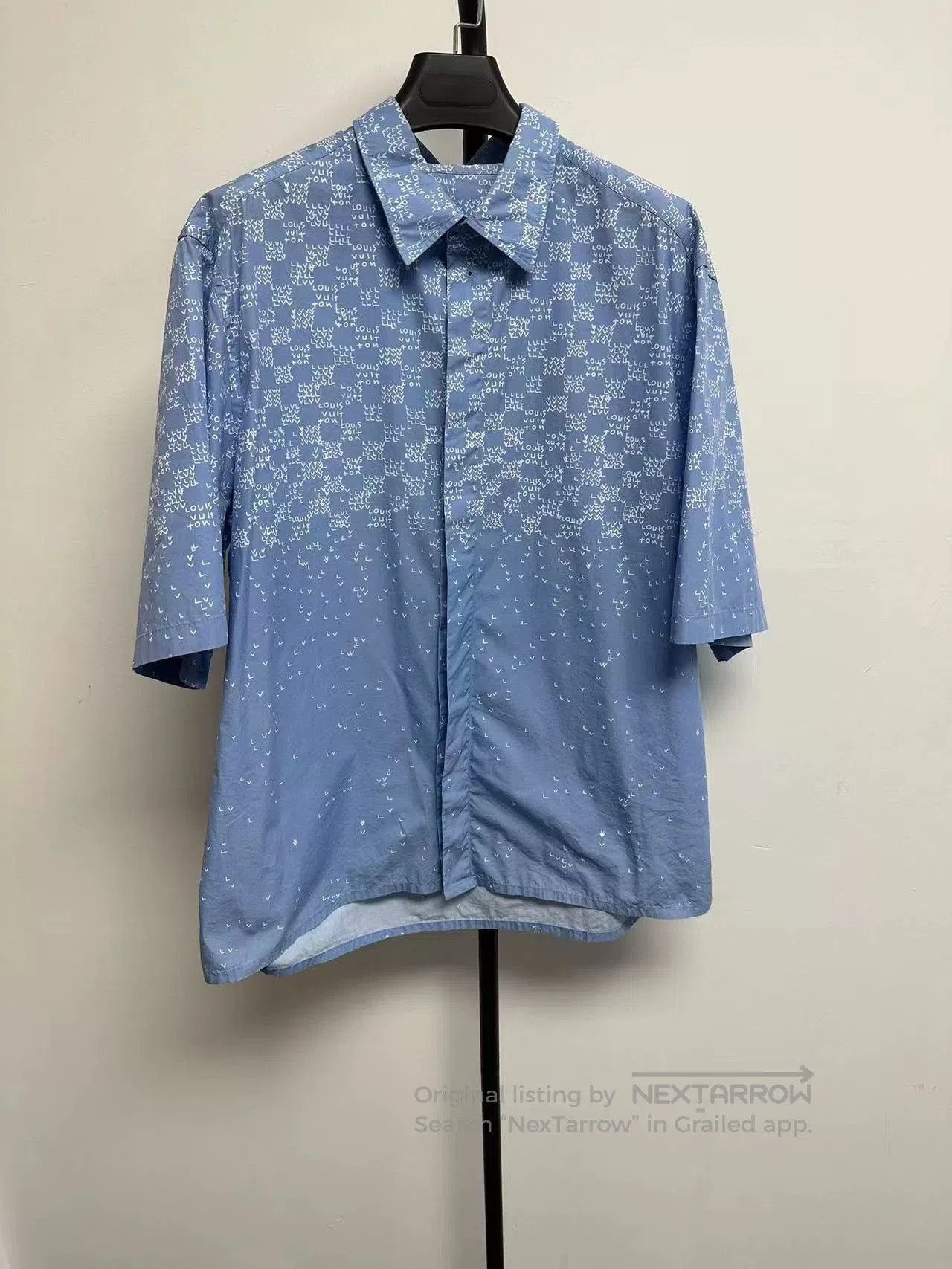 Louis Vuitton Louis Vuitton Checkered Gradient Men's Short-Sleeve Shirt. Size US L / EU 52-54 / 3 - 1 Thumbnail