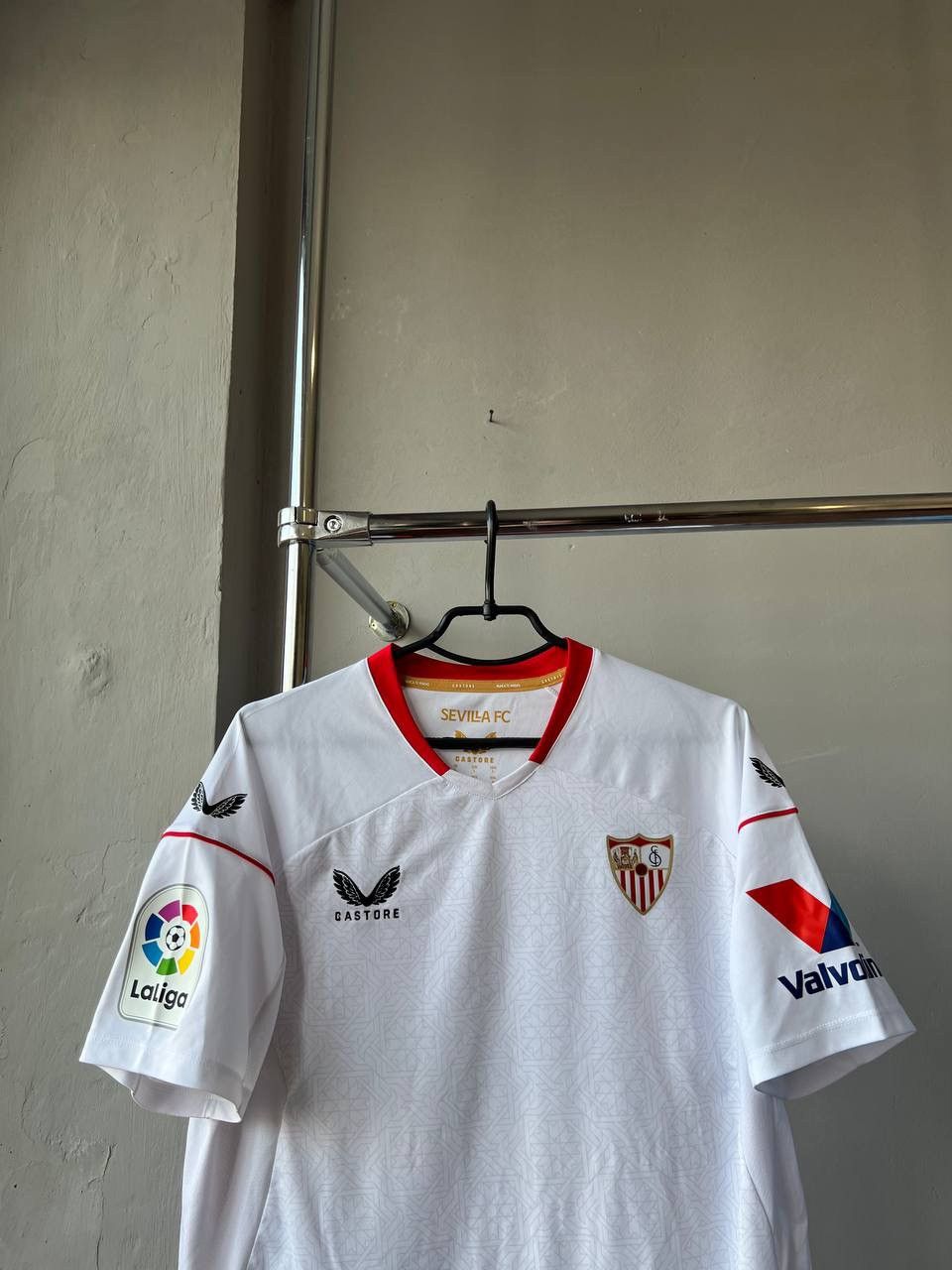 Castore 2022/23 SEVILLA FC HOME SOCCER JERSEY FOOTBALL SHIRT CASTORE Size US L / EU 52-54 / 3 - 3 Thumbnail