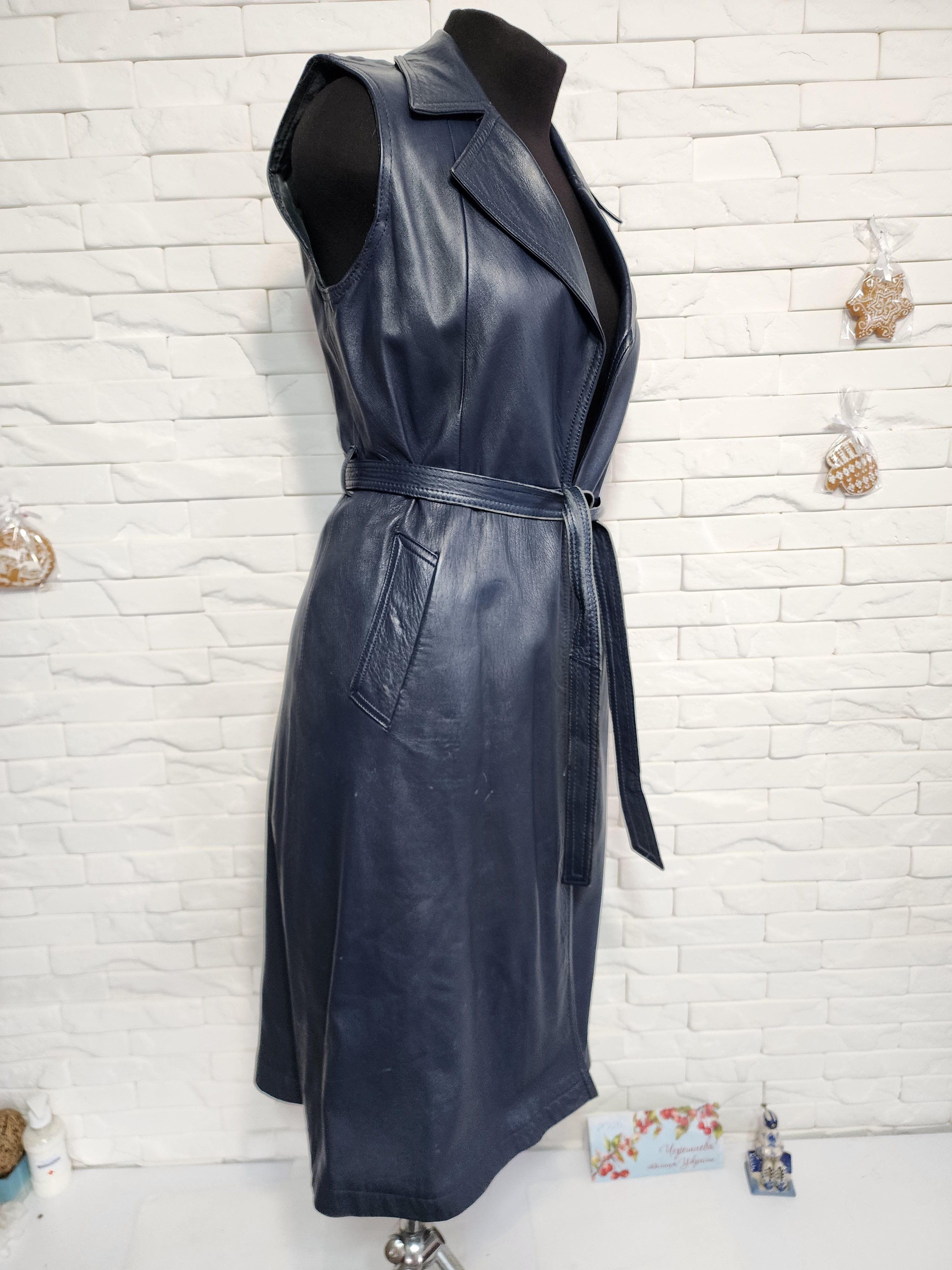 Other Blue Leather Vest: Women's Vintage Vest with Pockets Size M / US 6-8 / IT 42-44 - 2 Thumbnail