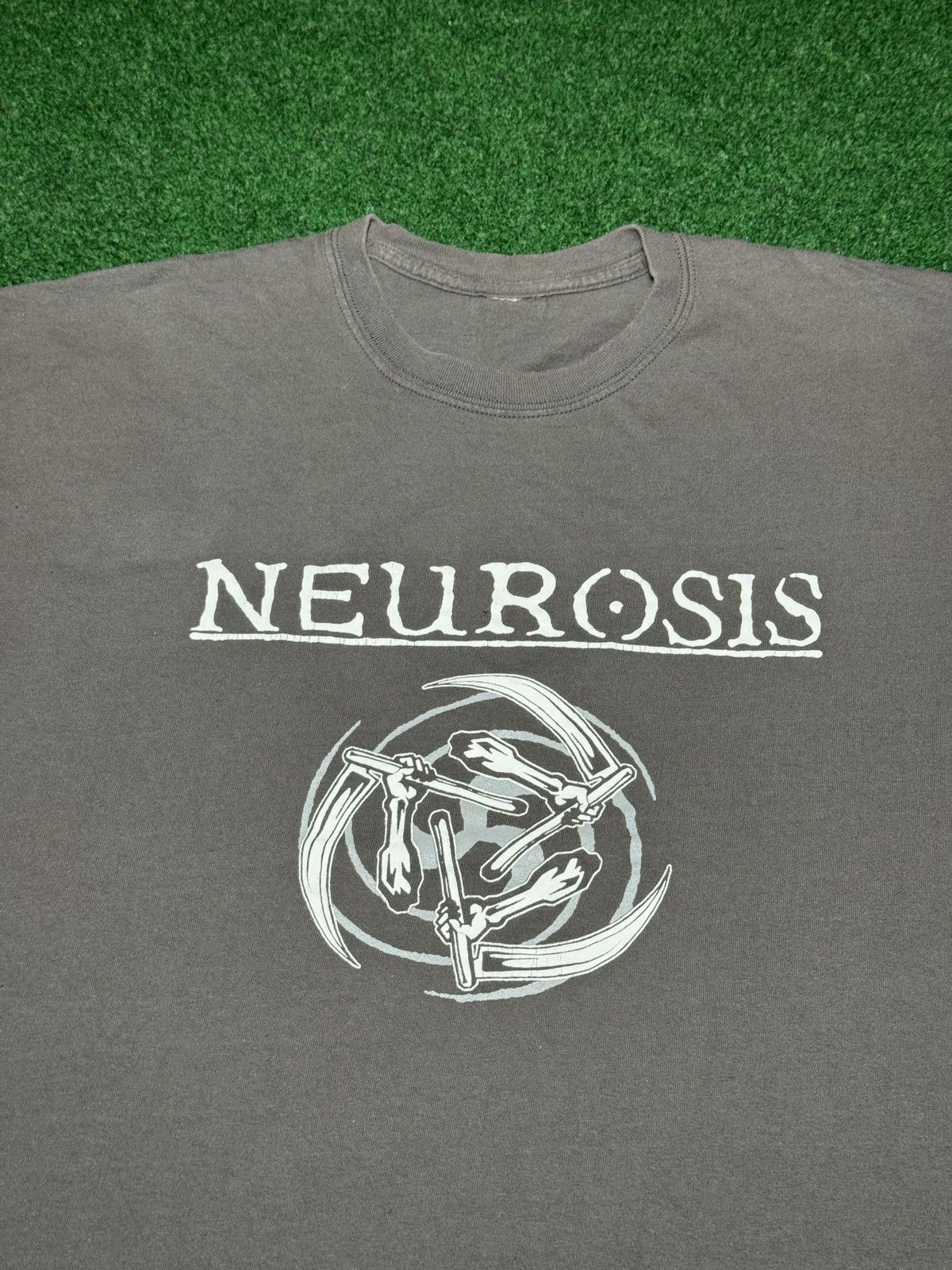 Band Tees Vintage Nuerosis Post Metal Band 90s Y2K XL T Shirt Size US XL / EU 56 / 4 - 2 Thumbnail