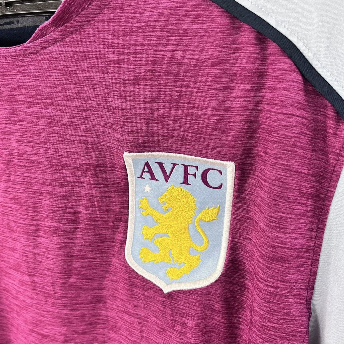 Under Armour Under Armour Aston Villa Training Jersey Purple Pink Sz L Size US L / EU 52-54 / 3 - 8 Thumbnail