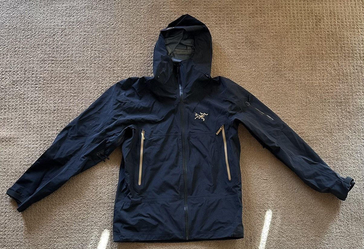 アークテリクスSabre AR Jacket Mens 24K レアカラー希少 - アウター