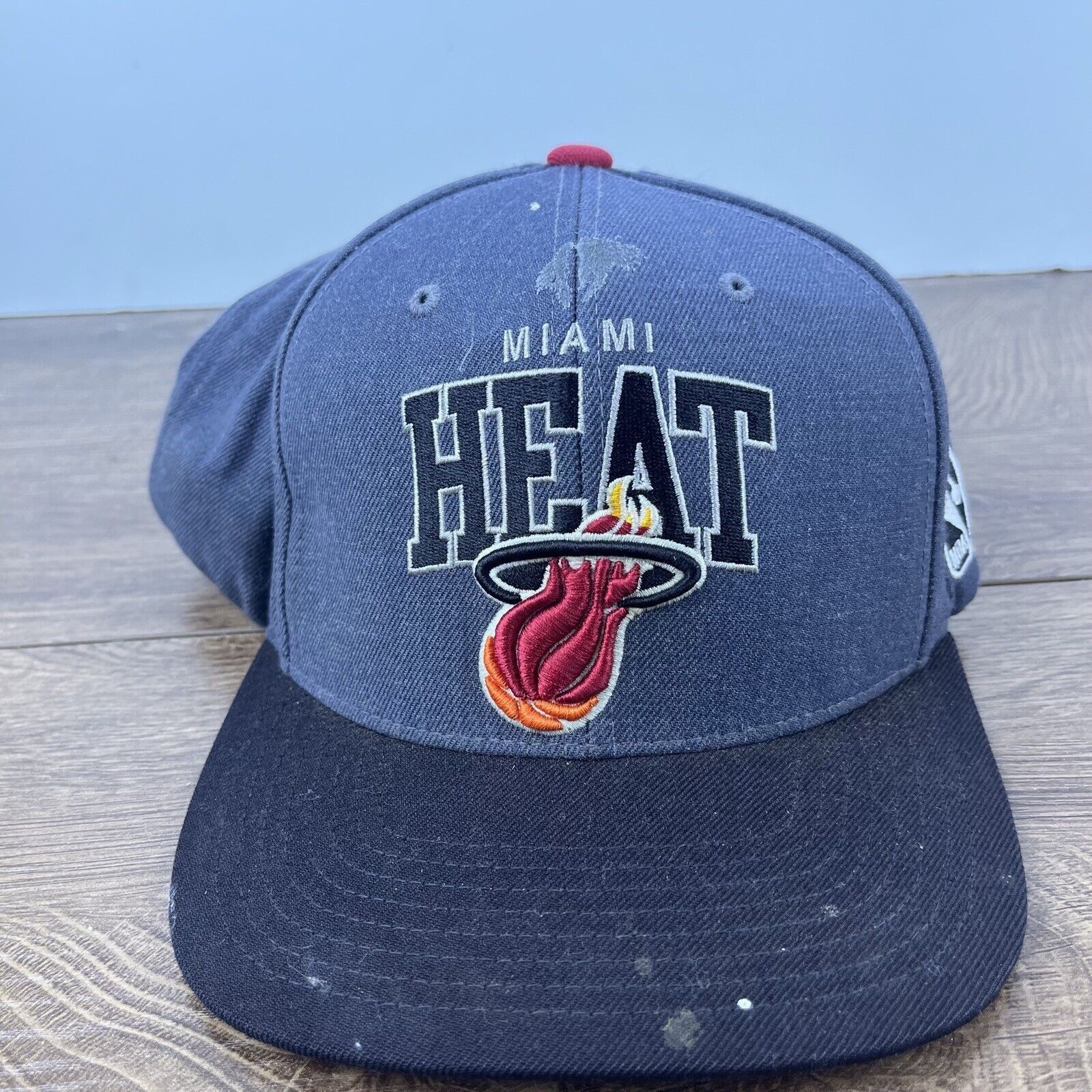 Mitchell & Ness Miami Heat Snapback Hat Mitchell & Ness Gray Cap Adjustable Size ONE SIZE - 2 Thumbnail
