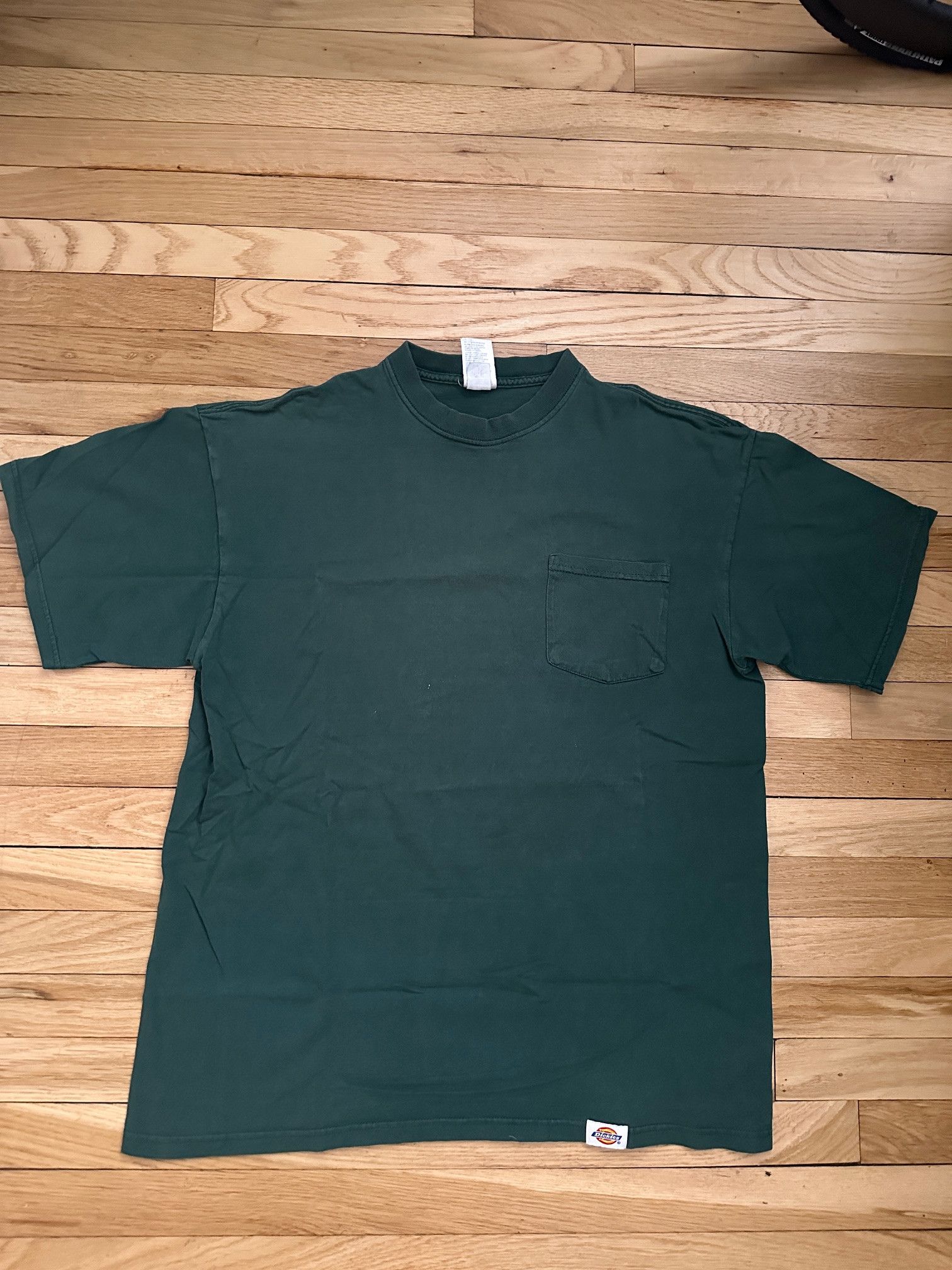 Dickies Vintage Dickies T-Shirt Green Pocket Work Wear Size XL Size US XL / EU 56 / 4 - 1 Thumbnail