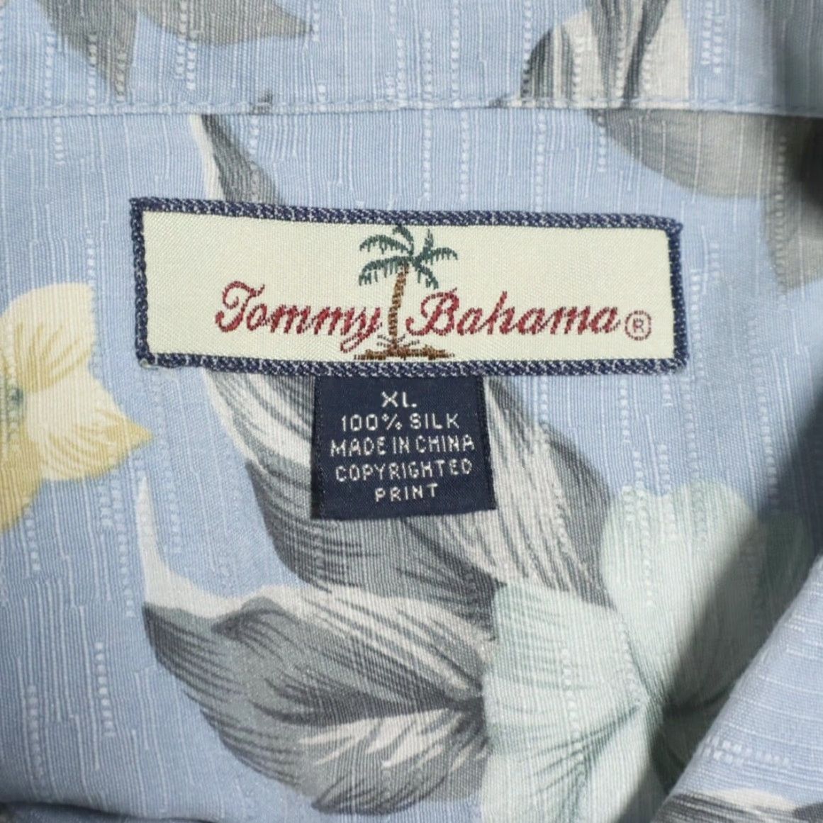 Tommy Bahama Tommy Bahama Pineapple Camp Silk All Over Print Button Up Shirt Blue Men's XL Size US XL / EU 56 / 4 - 5 Thumbnail