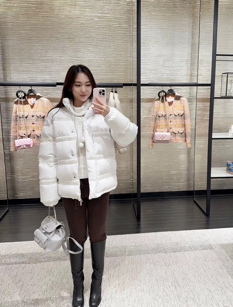 Chanel Chanel 24N Snow White White Lace Down Jacket Size XXS / US 00 / IT 34 - 3 Thumbnail
