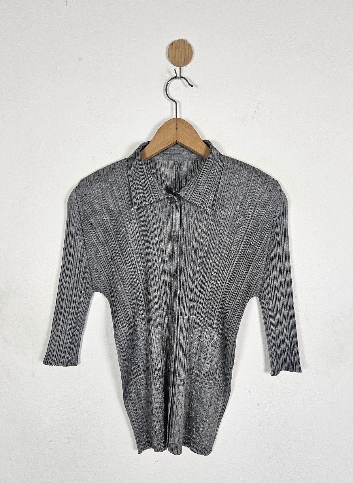 Pleats Please Issey Miyake Pleats Please Issey Miyake plissé shirt Size XS / US 0-2 / IT 36-38 - 1 Thumbnail