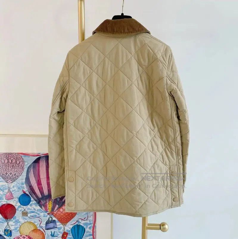 Burberry Burberry Quilted Jacket in Khaki. Size XS / US 0-2 / IT 36-38 - 1 Thumbnail