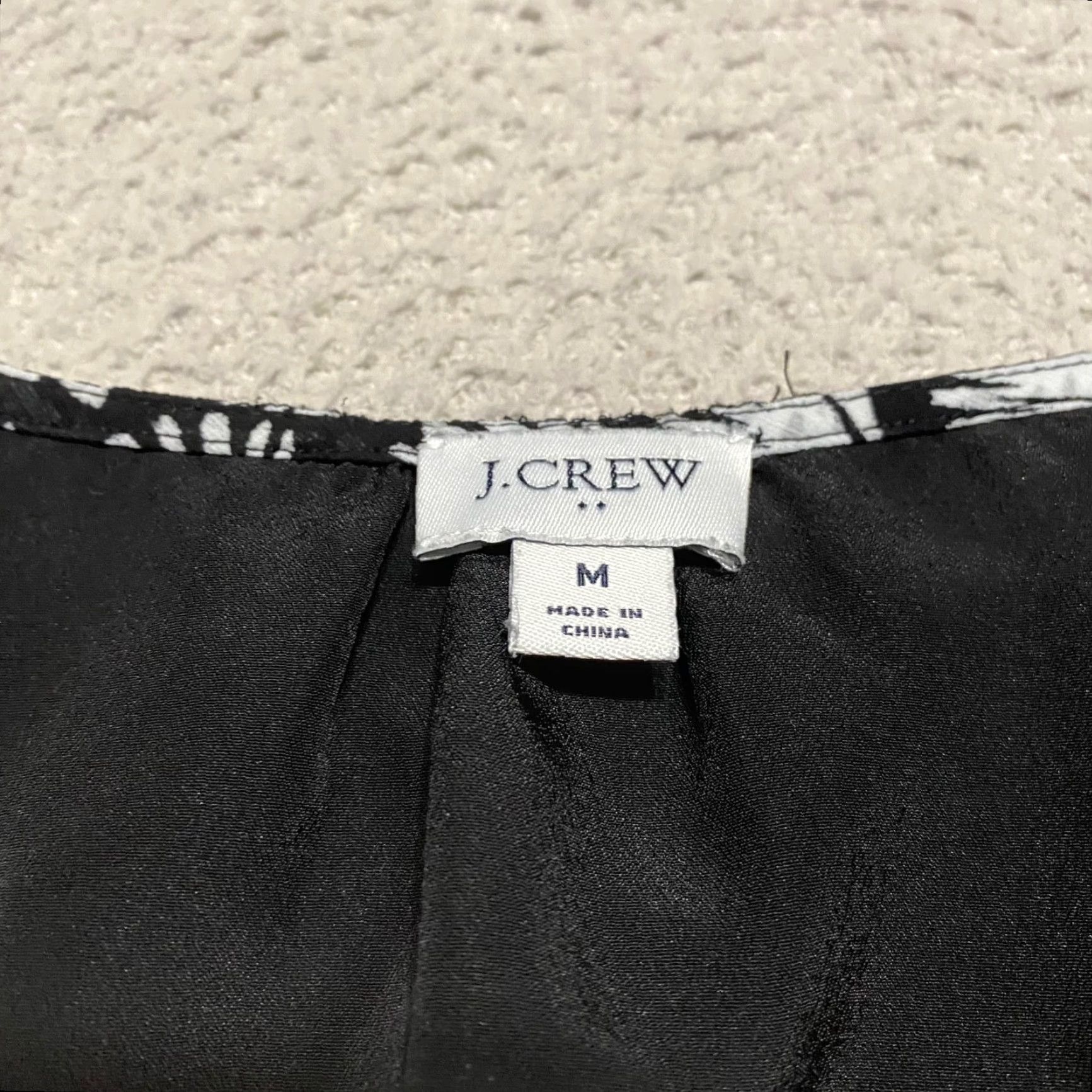 J.Crew J. Crew Womens Medium Shirt Black Geometric Short Sleeve V-neck Lined Chiffon Size M / US 6-8 / IT 42-44 - 3 Thumbnail