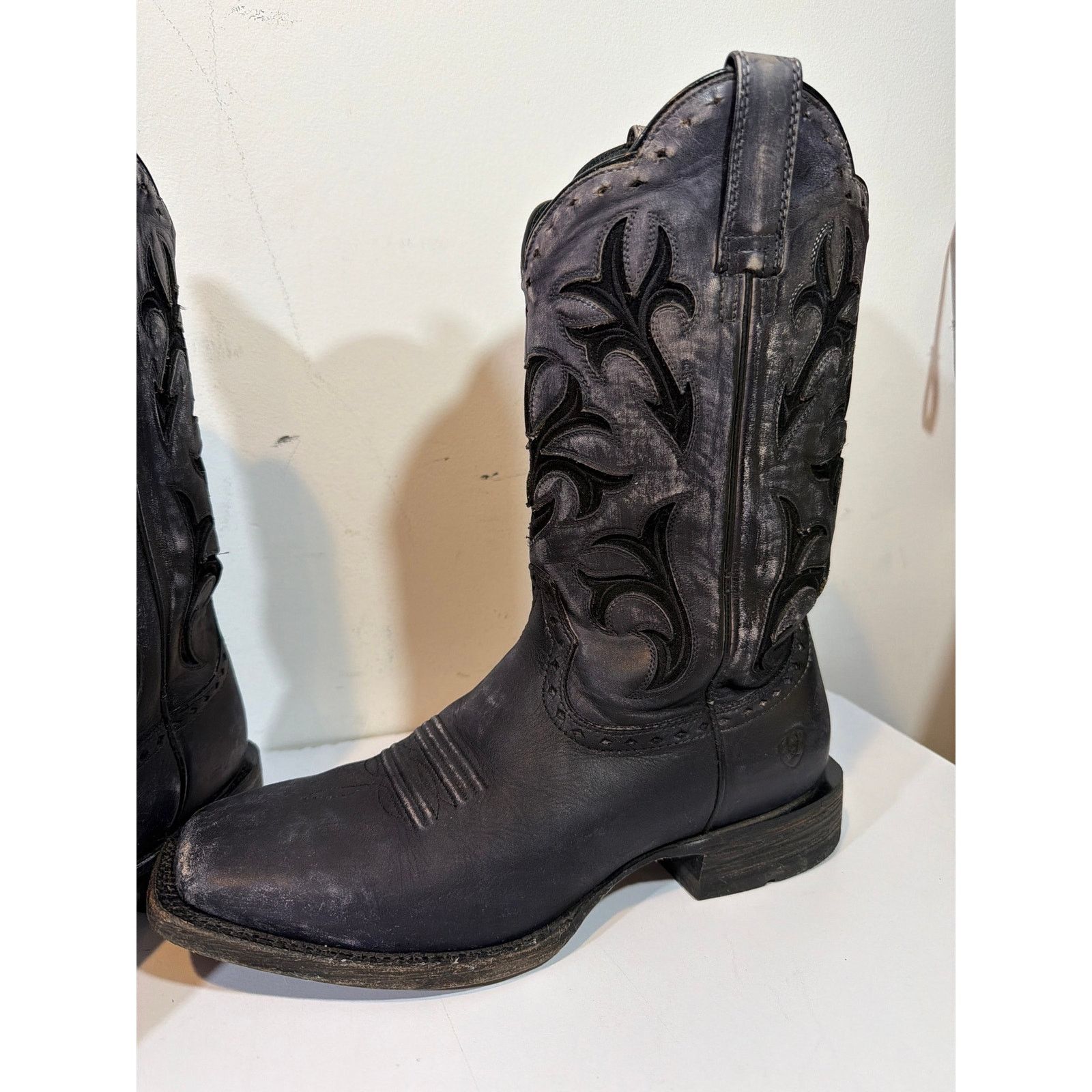 Ariat Ariat Size 10.5 EE Black Leather Square Toe Cowboy Boots Size US 10 / EU 43 - 2 Thumbnail