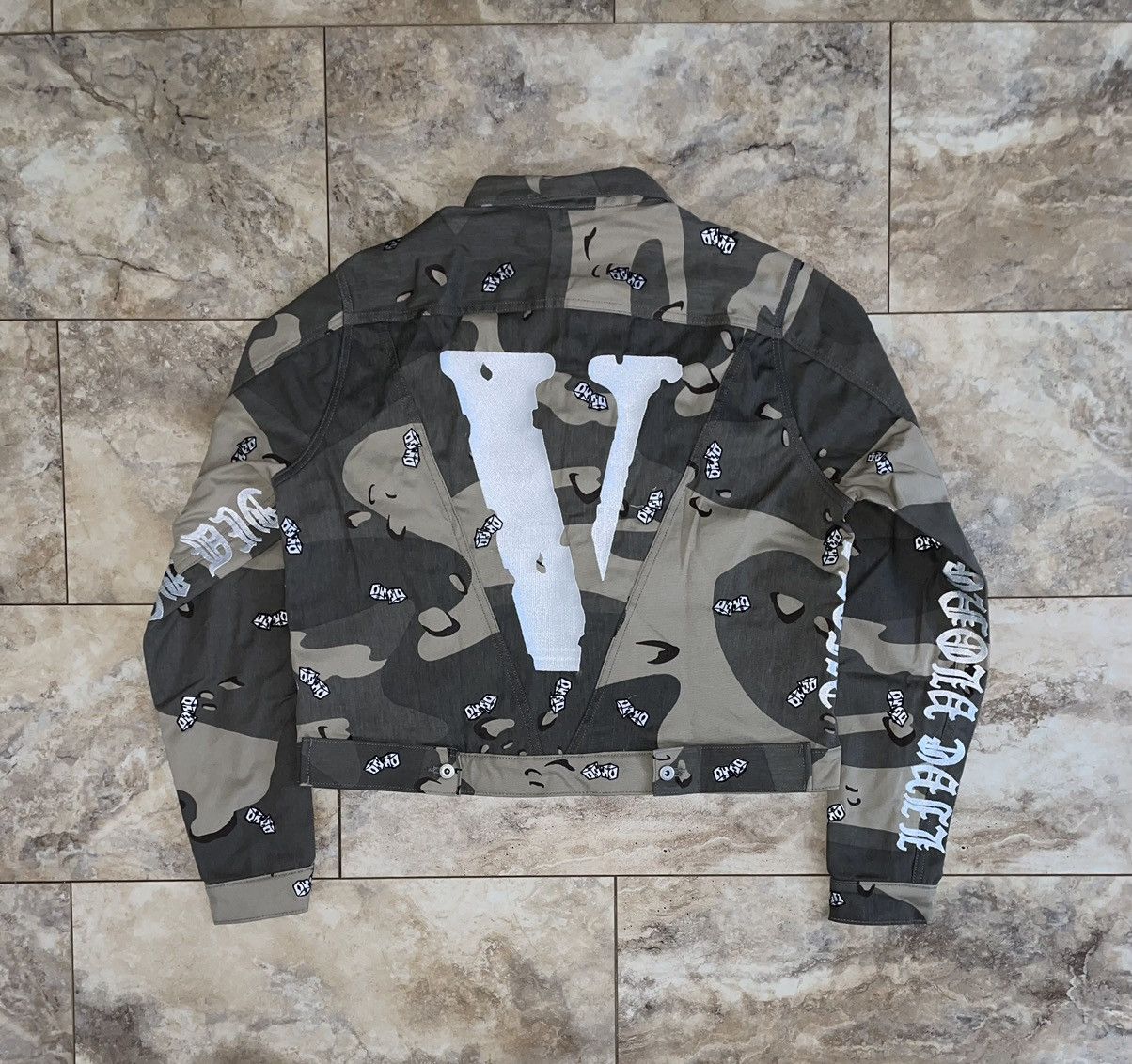 Vlone Unreleased Vlone Dice Camo Embroidered Denim Jacket Size XL Size US XL / EU 56 / 4 - 2 Thumbnail