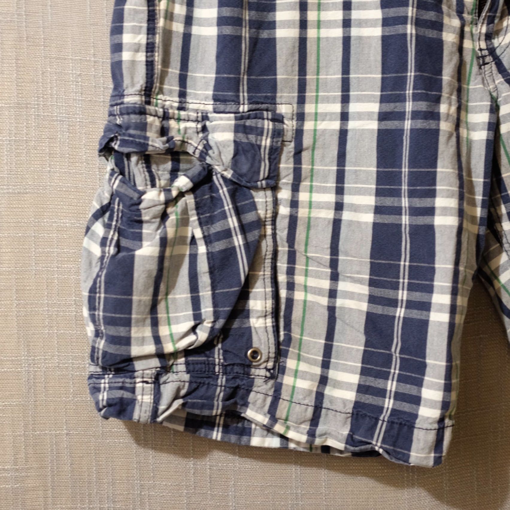 Levi's Levi's Cargo Shorts 100% Cotton Plaid Mens W36 Cargo Pocket Casual Size US 37 - 3 Thumbnail