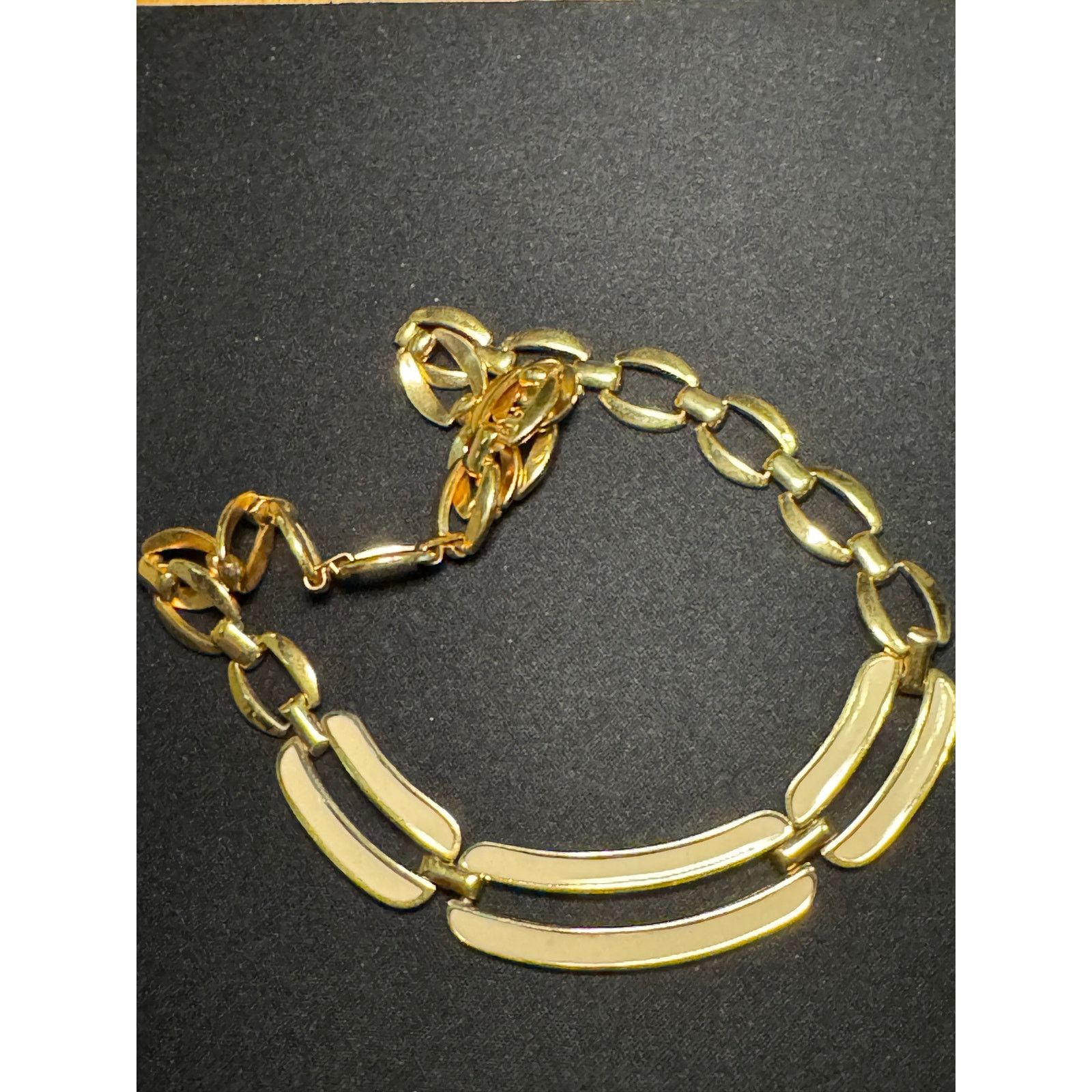 Other Napier Gold Tone Enamel Cream Necklace Fold Over Clasp 12in Size ONE SIZE - 1 Thumbnail
