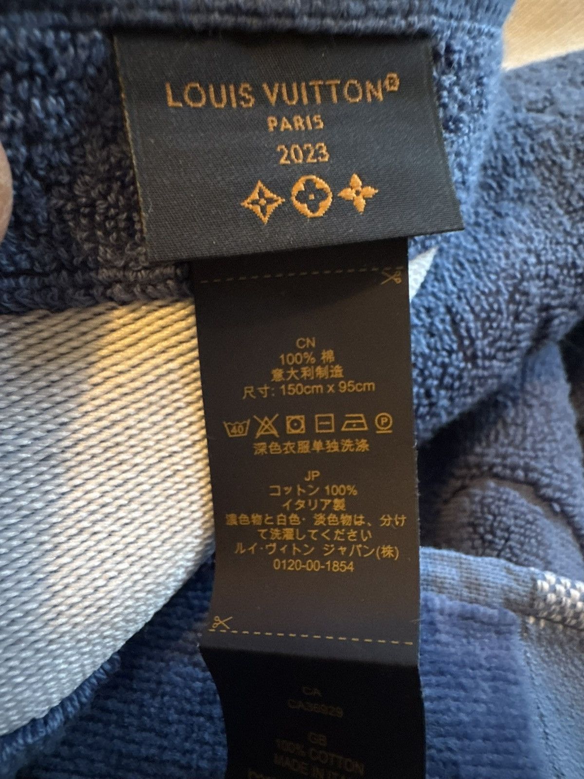 Louis Vuitton LOUIS VUITTON beach towel sizes in photos by tape measure Size ONE SIZE - 17 Thumbnail