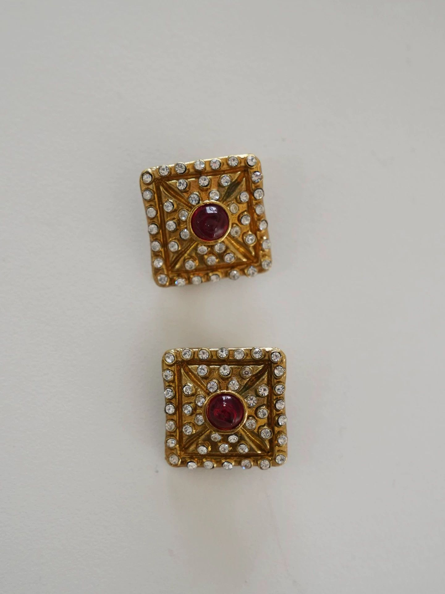 Chanel Chanel Bloody Red Crystal Square Pyramid Earclips Size ONE SIZE - 3 Thumbnail