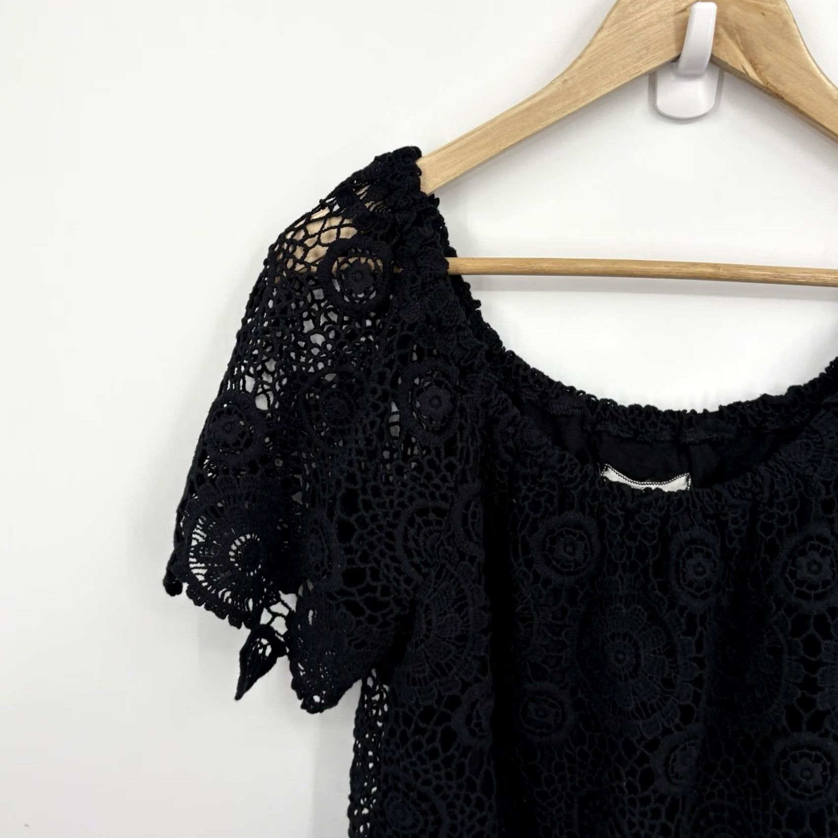 Free People Nightcap Clothing Free People Nightcap Top XS Black Short Sleeve Square Neck Floral Crochet Lace Slim Fit 90s Fairy Grunge Vintage N/A Women Blouse Size XS / US 0-2 / IT 36-38 - 3 Thumbnail