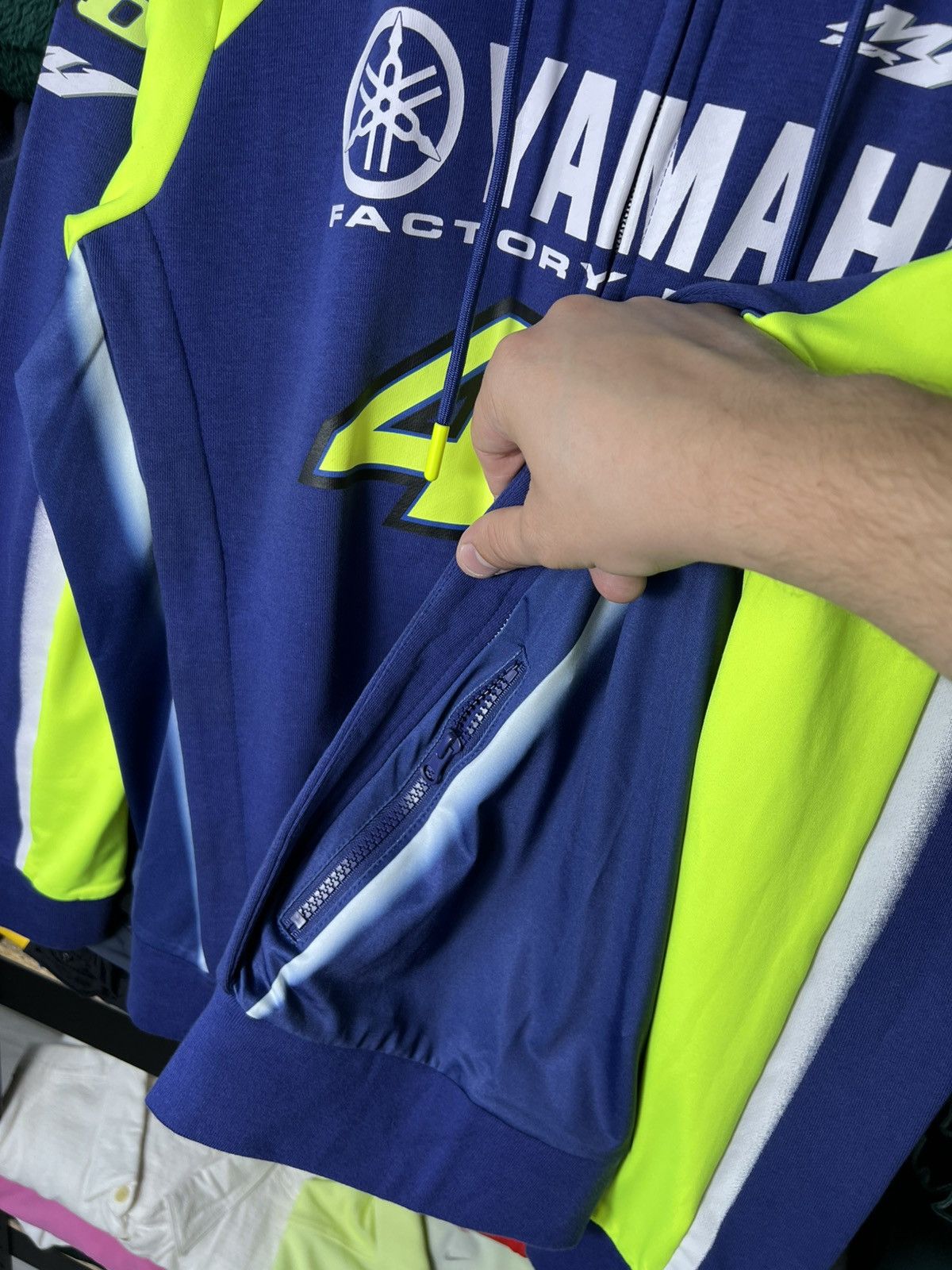Yamaha Vintage Y2K Yamaha VALENTINO ROSSI 46 Hoodie Rare Retro Hype Size US XL / EU 56 / 4 - 17 Thumbnail