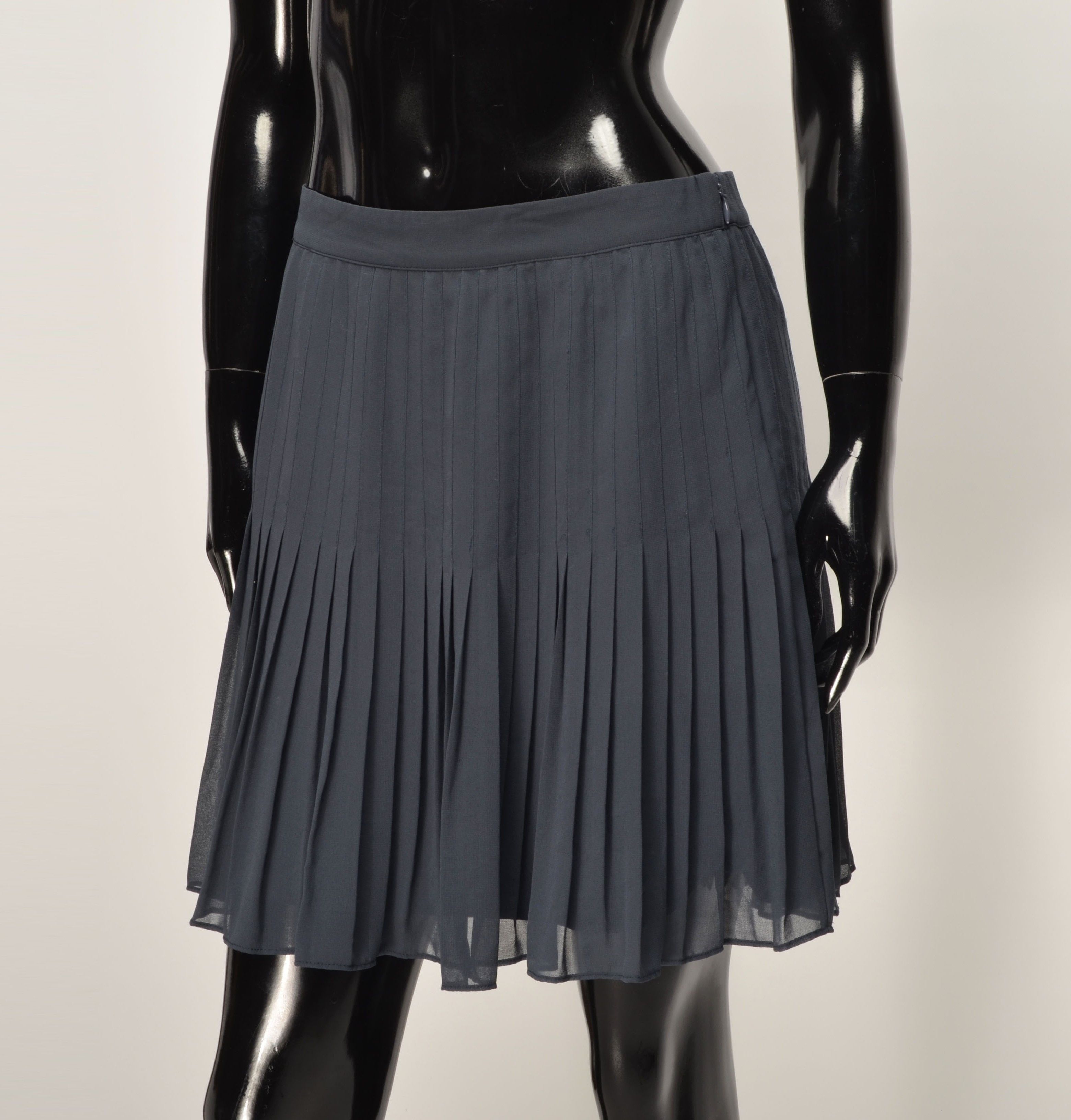 Armani Exchange Armani Exchange Y2K Pleated Coquette Mesh Mini Skirt Size 28" / US 6 / IT 42 - 1 Thumbnail