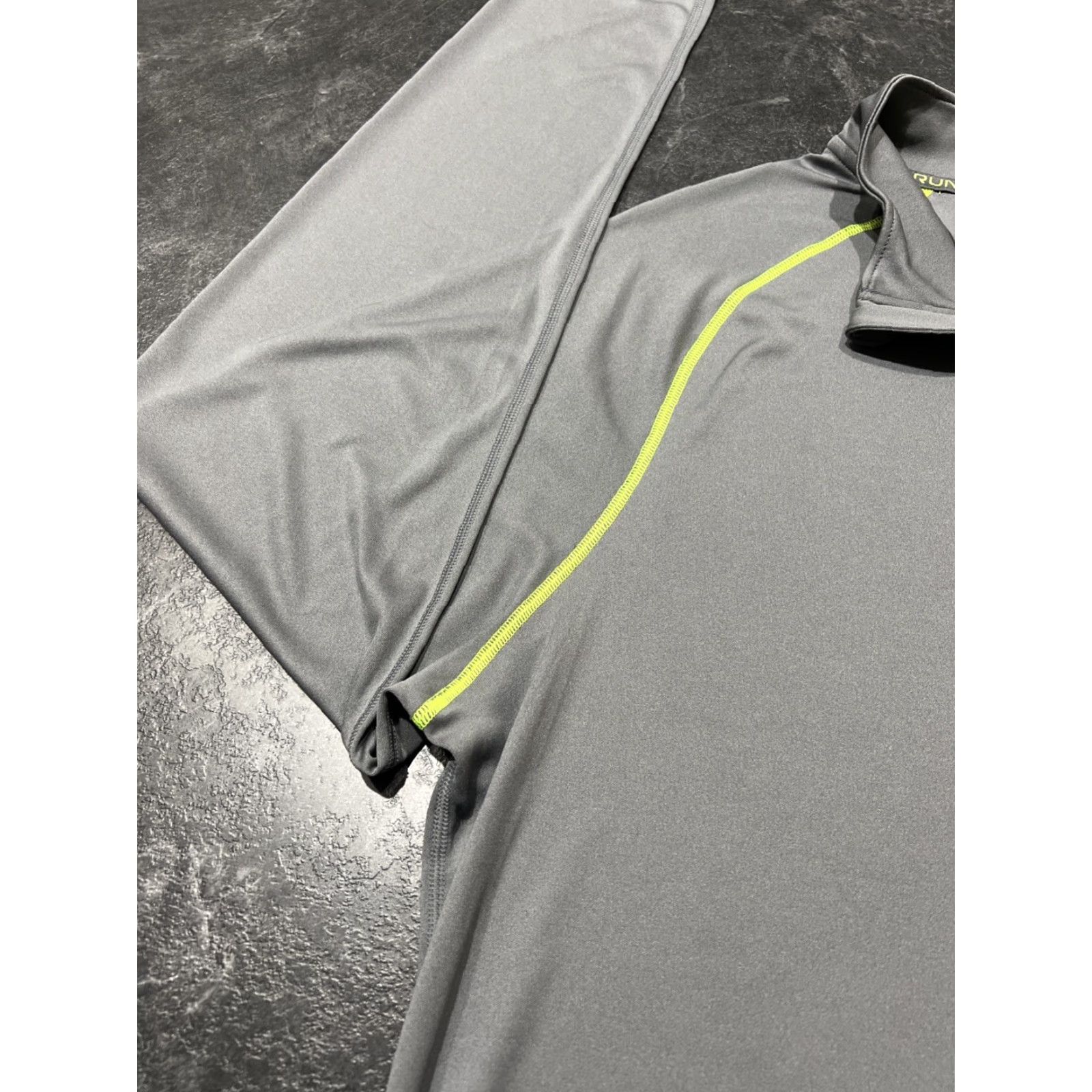 Under Armour Under Armour 1/4 Zip Pullover Mens 2XL Gray Active Casual Fitted Stretch Size US XXL / EU 58 / 5 - 5 Thumbnail