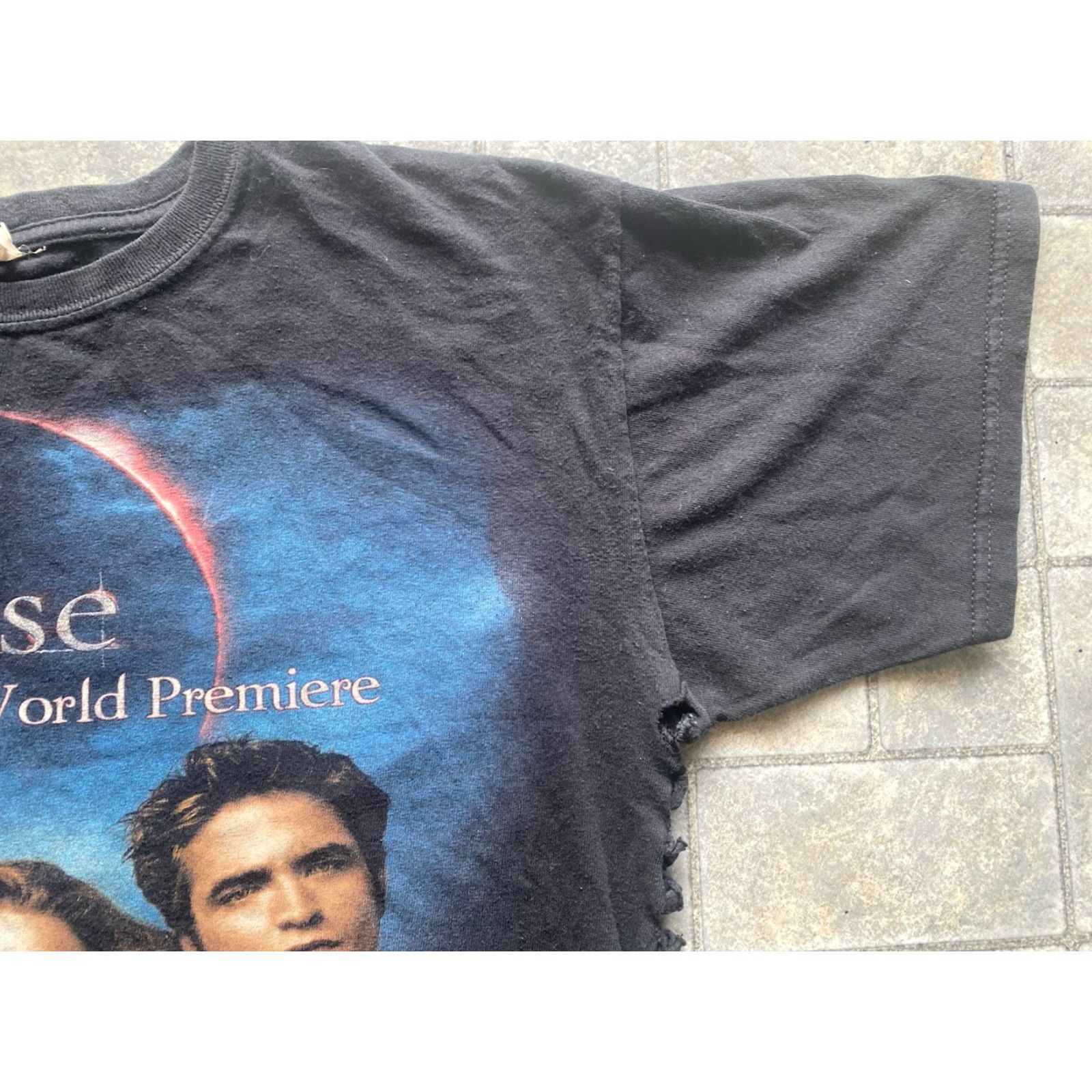 Anvil VINTAGE 2010 Twilight Eclipse World Premiere T Shirt Anvil Large Women’s Cut Tied Sides Black Movie Women L Size L / US 10 / IT 46 - 6 Thumbnail