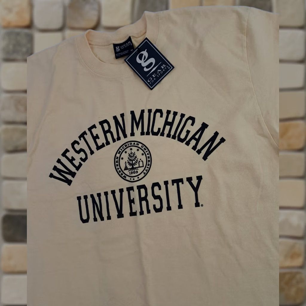 Vintage VINTAGE GEAR FOR SPORTS Shirt M yellowish Western Michigan Bronco NWT Size US M / EU 48-50 / 2 - 1 Thumbnail
