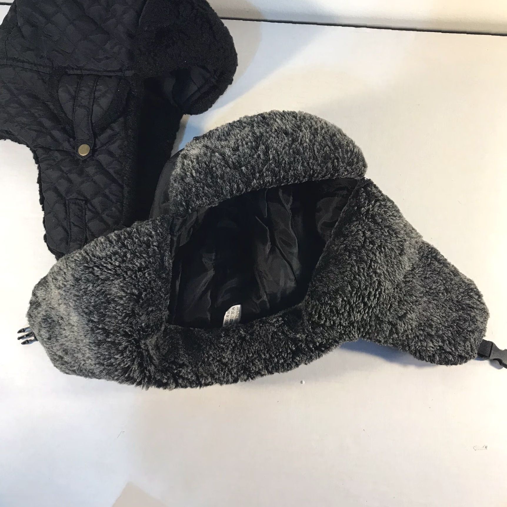 Vintage Unbranded Lot Of 2 Black Quilted Trapper Hats OSFA Size ONE SIZE - 2 Thumbnail