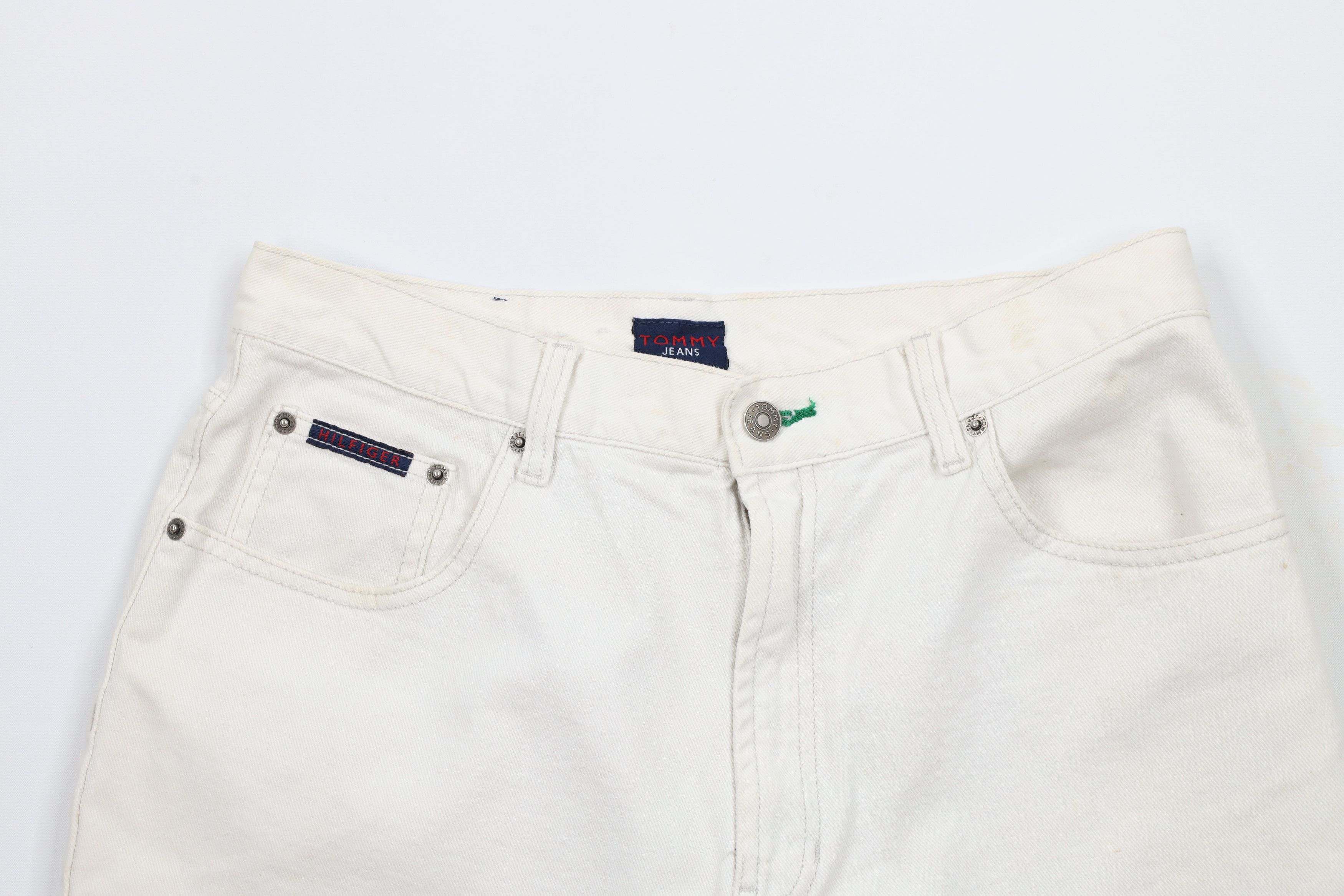 Tommy Hilfiger × Vintage Vintage 90s Tommy Hilfiger Denim Jean Shorts Jorts White Size US 30 / EU 46 - 2 Thumbnail