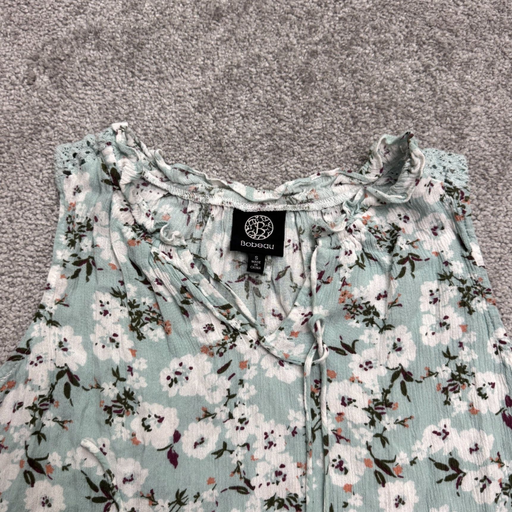 Vintage VINTAGE Bobeau Floral Sleeveless Blouse Womens Small Green Rayon Casual Summer Boho Dressy Top Size S / US 4 / IT 40 - 2 Thumbnail