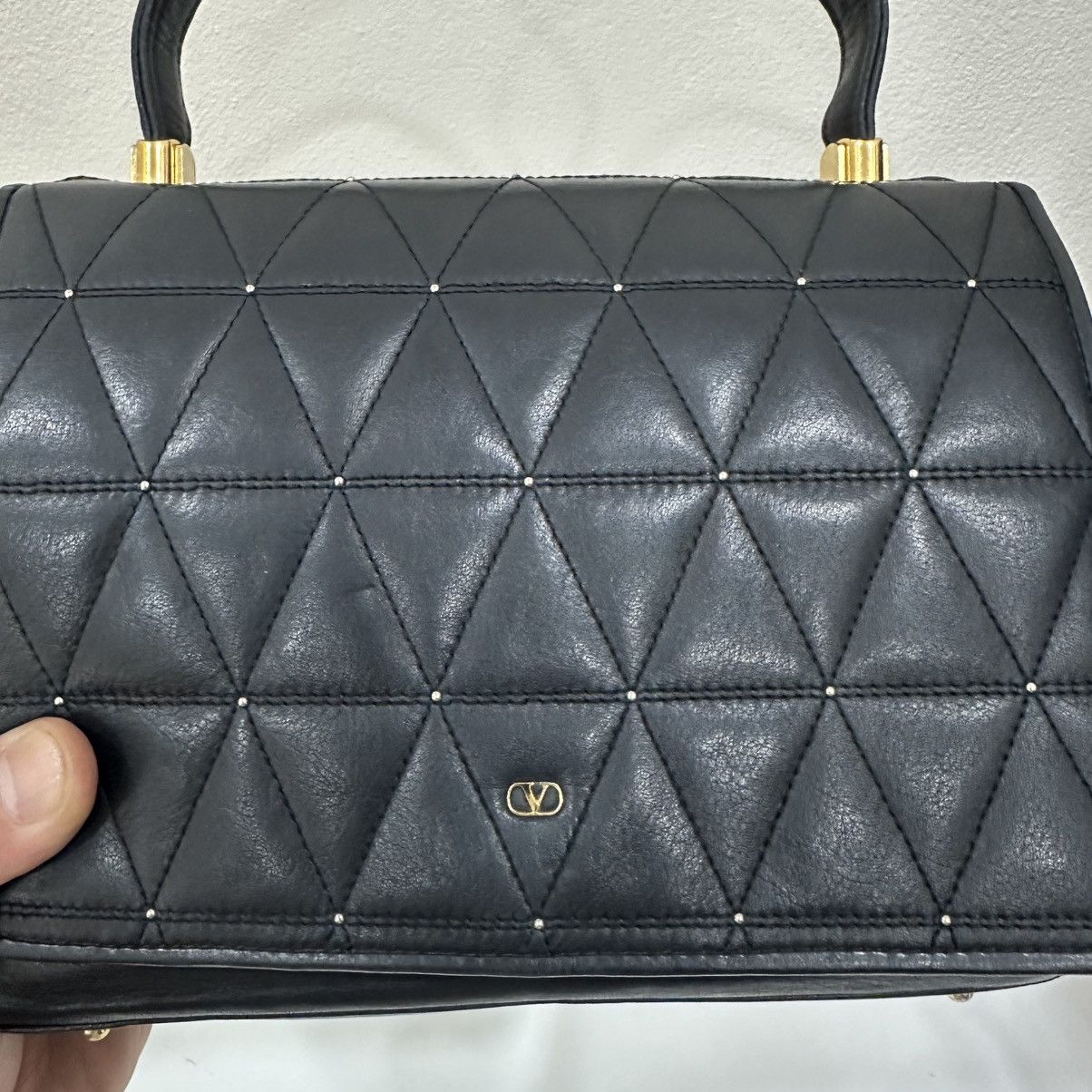 Valentino ‼️LD‼️ VALENTINO GARAVANI QUILTED VLOGO GOLD HARDWARE HANDBAG Size ONE SIZE - 6 Thumbnail