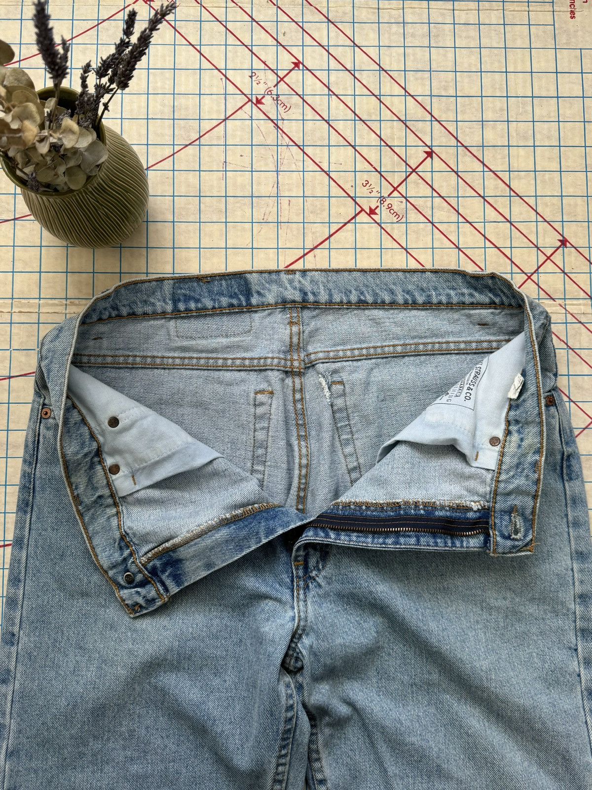 Levi's × Levi's Vintage Clothing × Vintage Levi’s 505 Light Stonewash Vintage Jeans Fits 36 Regular Fit Size US 36 / EU 52 - 7 Thumbnail