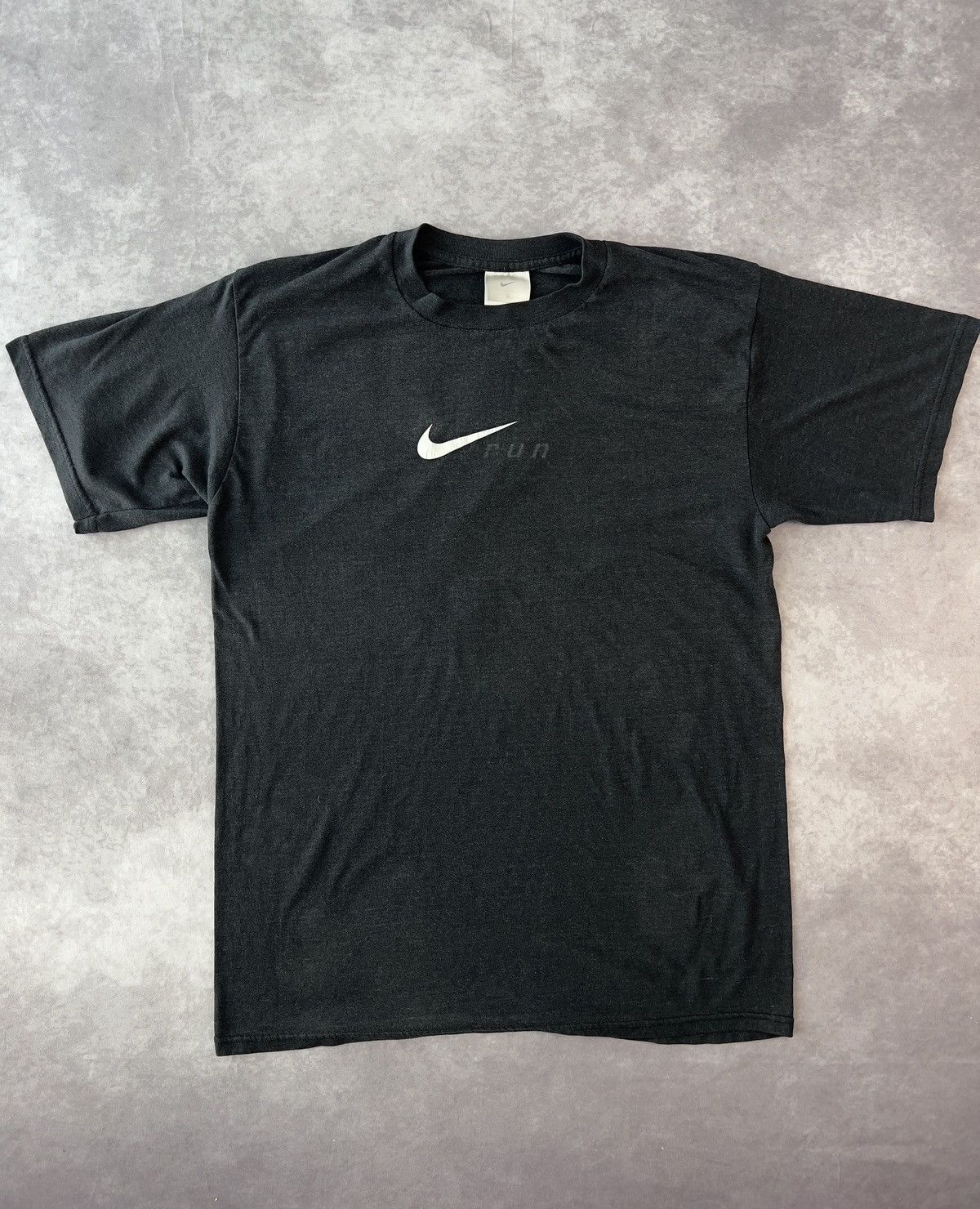 Nike Y2K Nike Big Swoosh Logo T-Shirt M Size Size US M / EU 48-50 / 2 - 1 Thumbnail