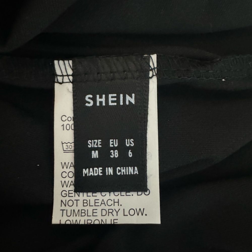 Shein SHEIN Black Wrap Backless Romper Tie Halter Cutout Size M Size 28" / US 6 / IT 42 - 6 Thumbnail