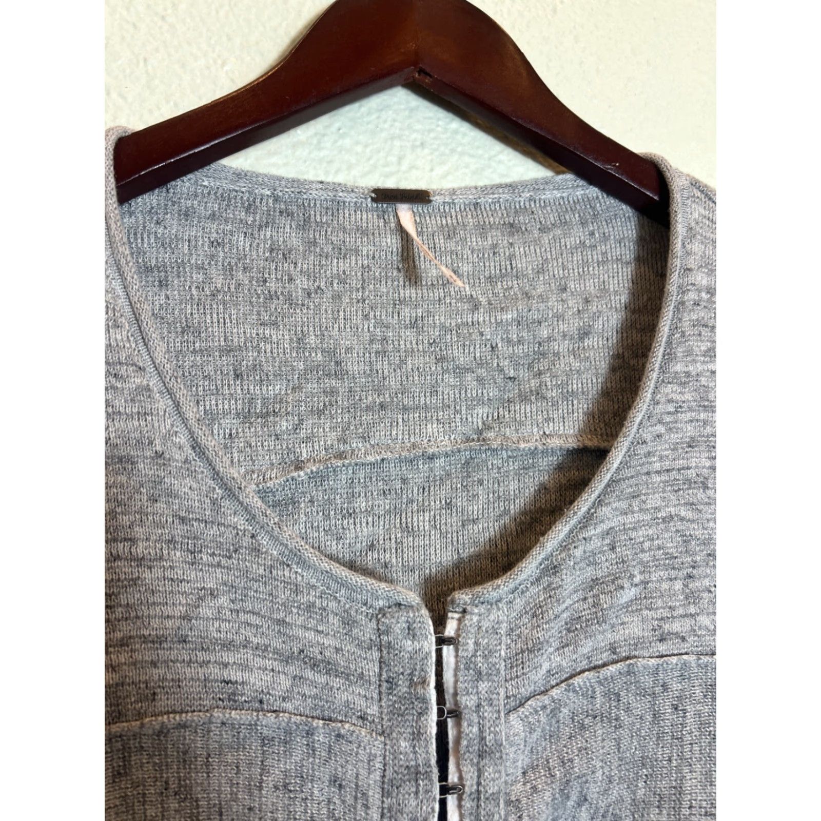 Free People Free People Women’s Small Gray Long Sleeve Full Clasp Gray Sweatshirt Size S / US 4 / IT 40 - 4 Thumbnail
