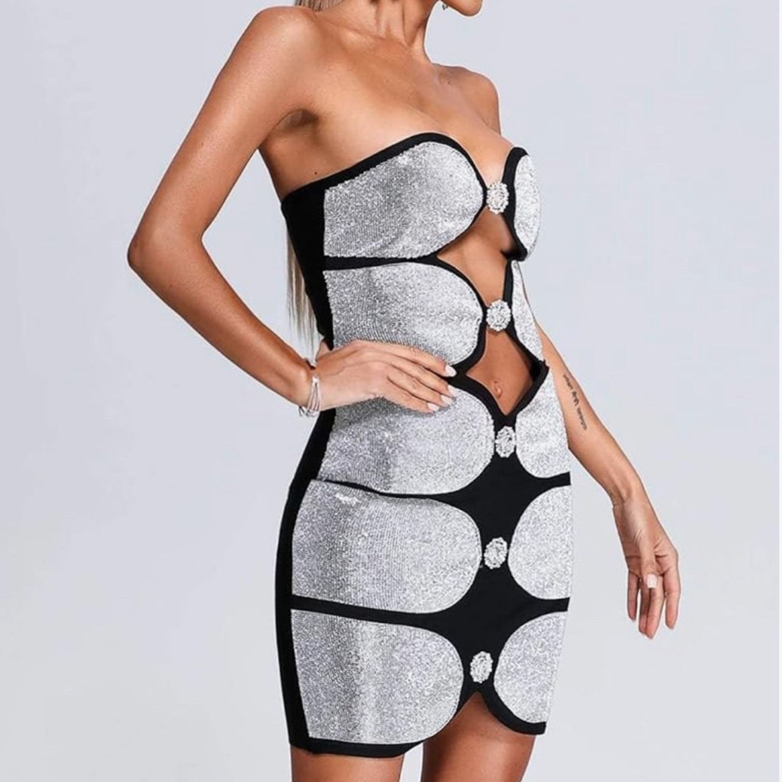 Other Glamorous Strapless Silver and Black Dress Size XS / US 0-2 / IT 36-38 - 2 Thumbnail