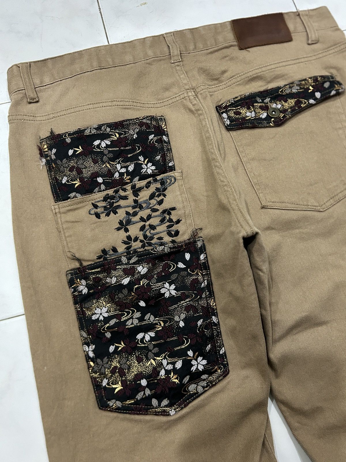 Japanese Brand Triple Pocket Karakuri Tamashi Flowers Embroidery Sukajan Size US 39 - 5 Thumbnail