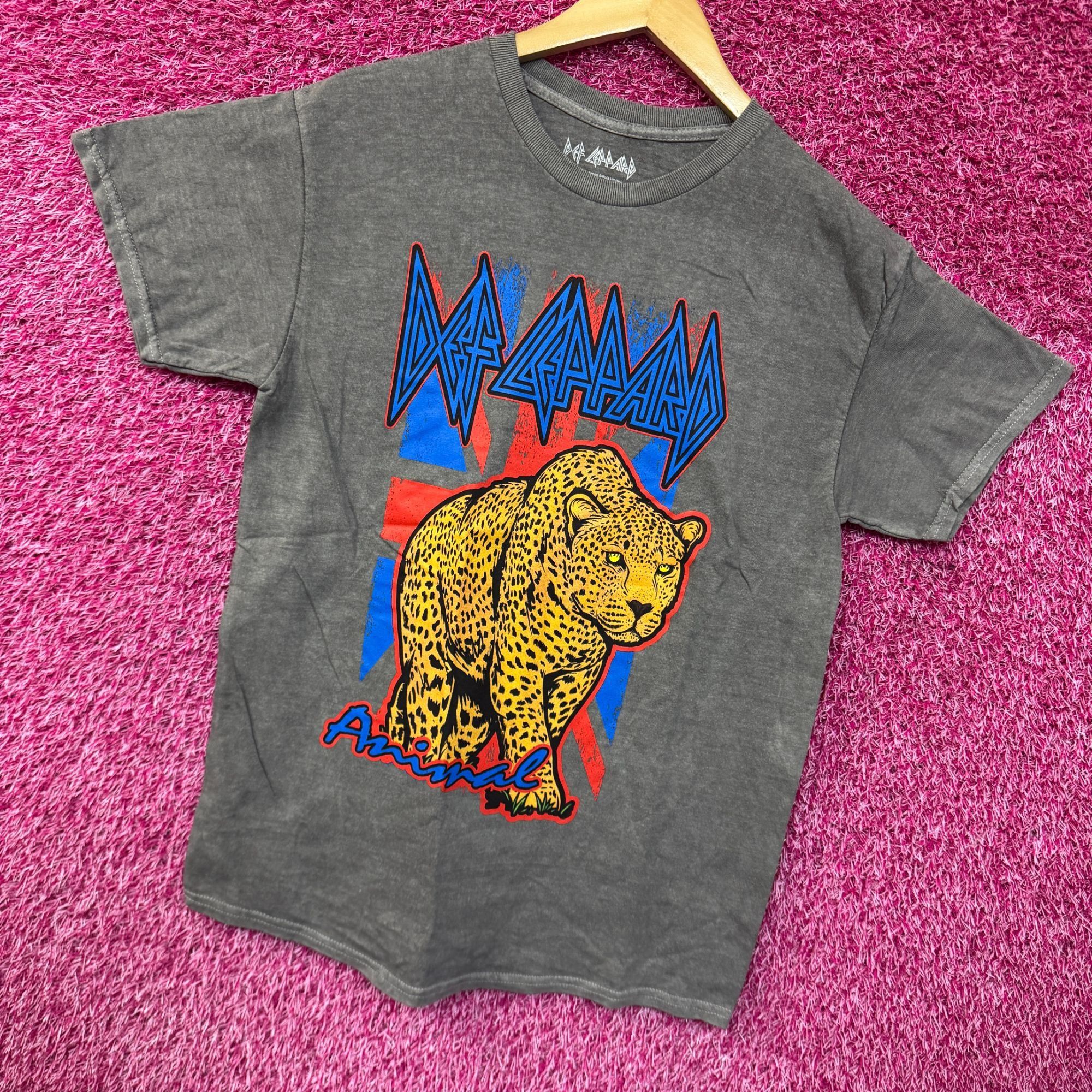 Def Leppard Def Leppard Animal Neon Leopard Hysteria Metal Band Tee M Size US M / EU 48-50 / 2 - 3 Thumbnail