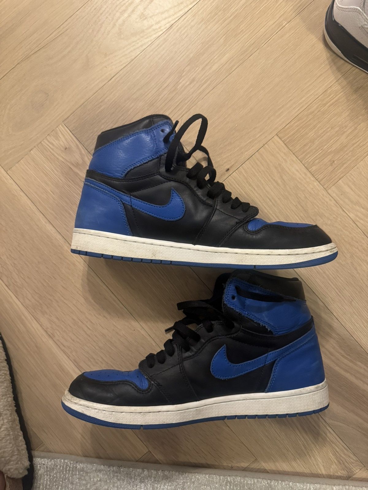 Nike NIKE AIR JORDAN 1 RETRO HIGH OG Size US 11 / EU 44 - 1 Thumbnail
