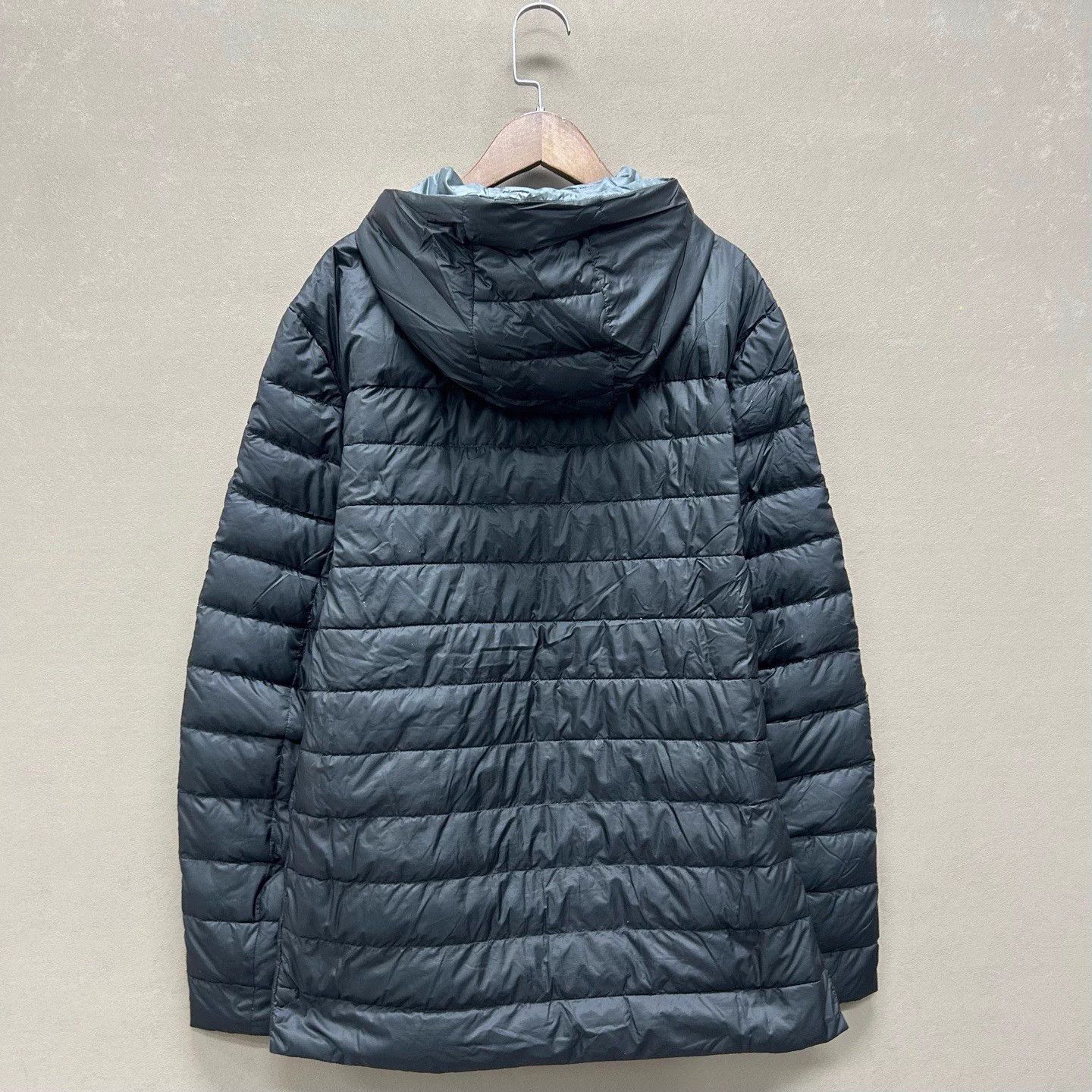 Prada Prada light puffer jacket back triangle 99 new 50 Size US M / EU 48-50 / 2 - 2 Thumbnail