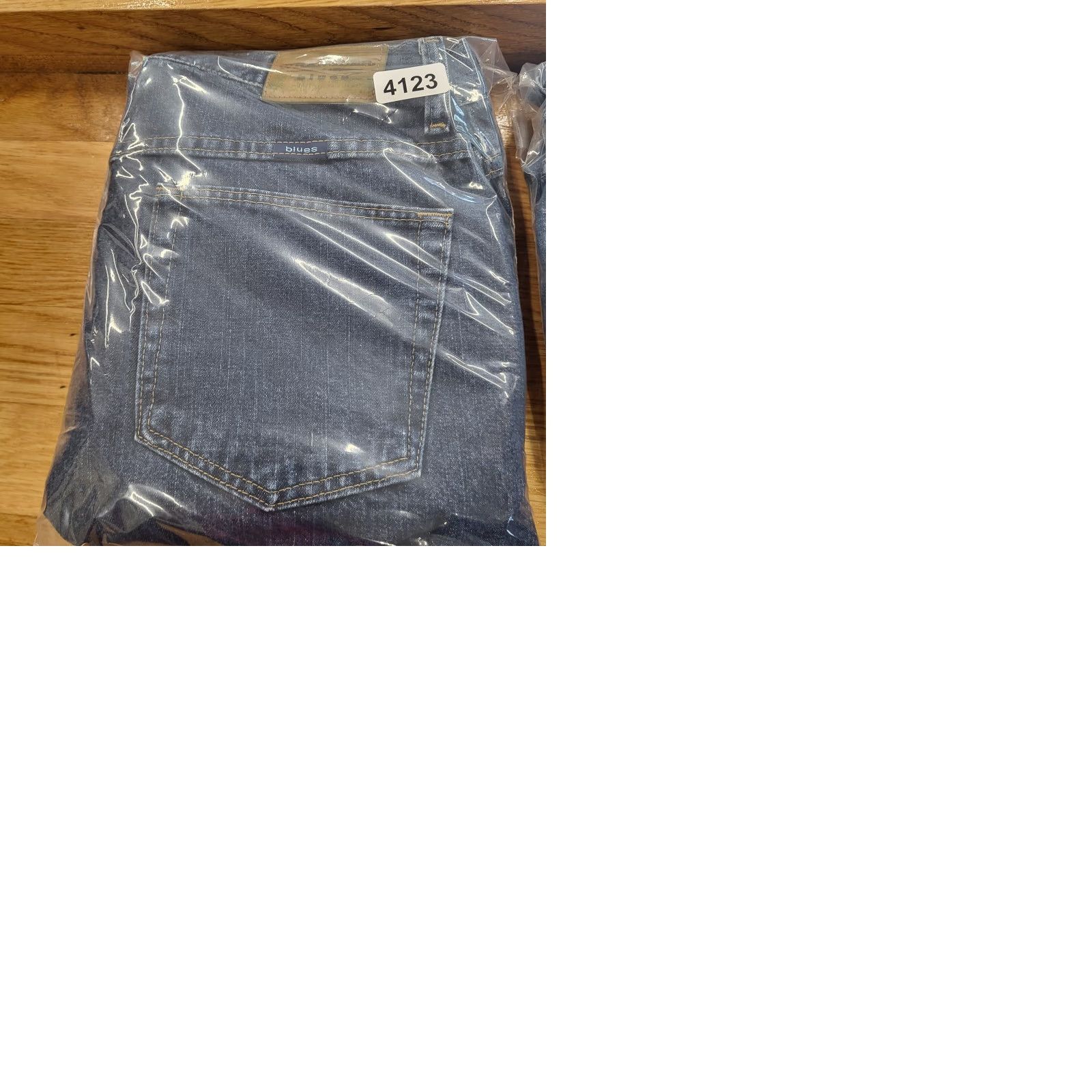 Wrangler Wrangler Blues Jeans Women's Size 8 X 32 Blue Denim Dark Wash Cowgirl Western Jeans Regular Women Size 30" / US 8 / IT 44 - 9 Thumbnail