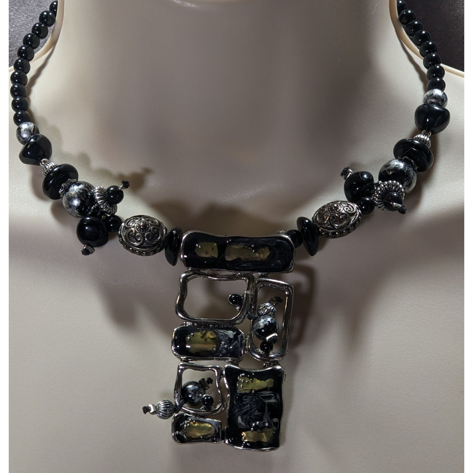 Other Abstract Brutalist Beaded Black And Silver Tone Necklace Wit Size ONE SIZE - 3 Thumbnail