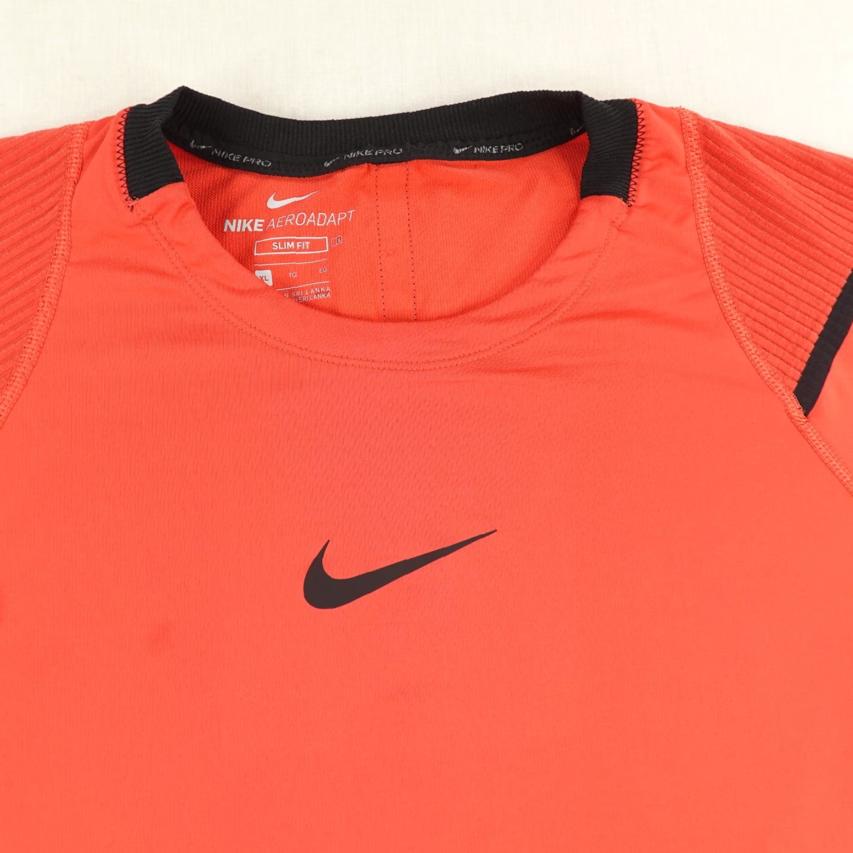 Nike Nike Shirt Mens XL Red Black Slim Fit Pro Aero Adapt Dri Fit Center Swoosh Size US XL / EU 56 / 4 - 2 Thumbnail