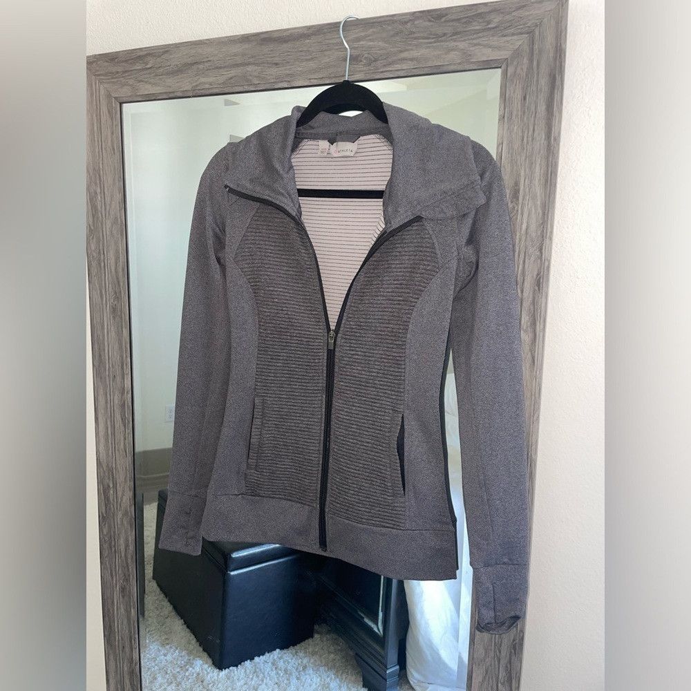 Athleta Athleta grey zip up athletics jacket Size XXS / US 00 / IT 34 - 2 Thumbnail