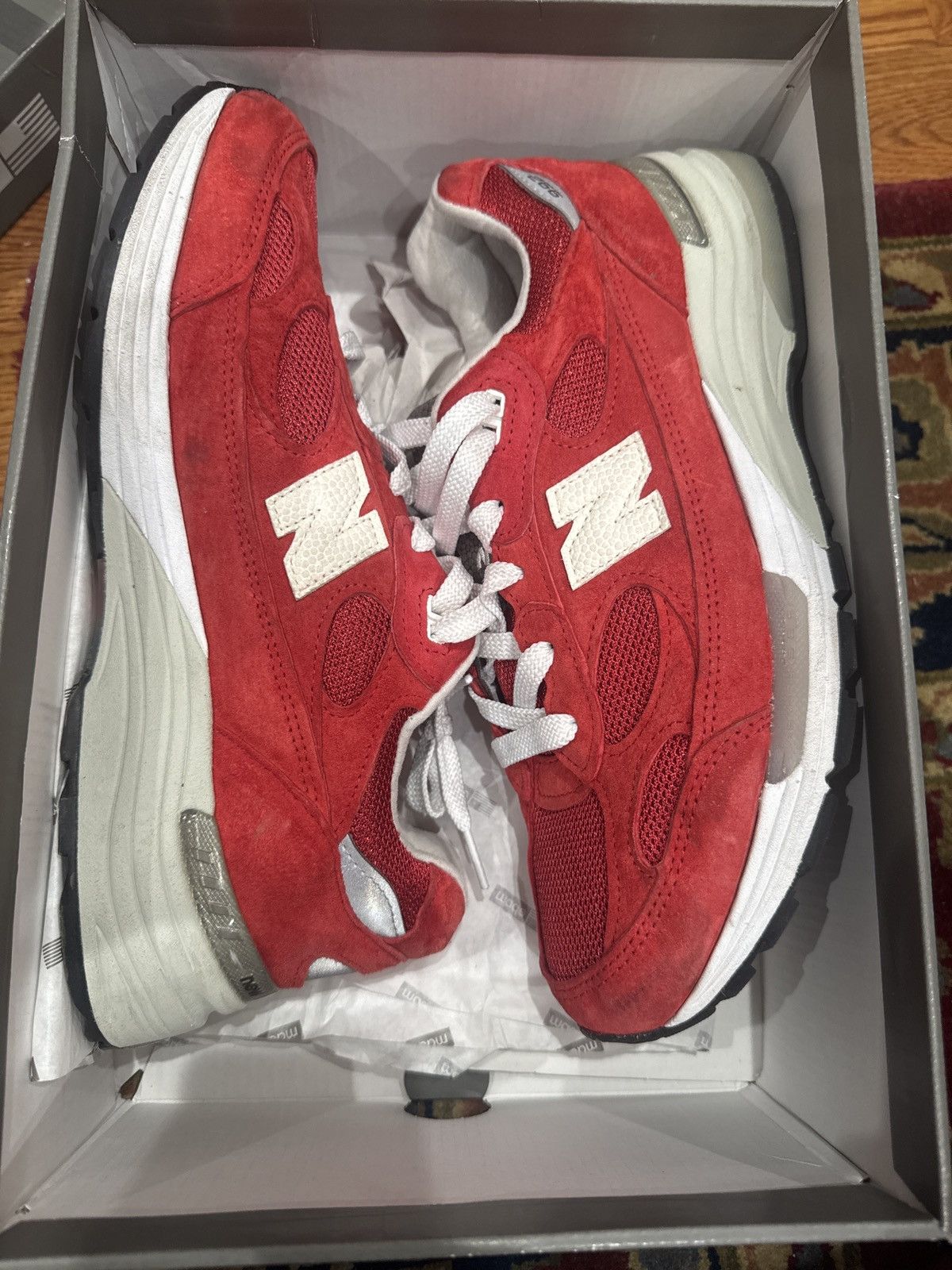 Kith × New Balance New Balance 992 Kith Kithmas Red Size US 9.5 / EU 42-43 - 6 Thumbnail