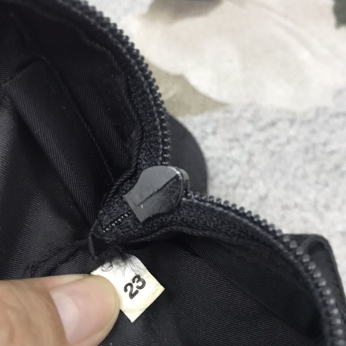 Prada 💥BINDING OFFER💥 Vintage Prada nylon crossbody sling bag Size ONE SIZE - 12 Thumbnail