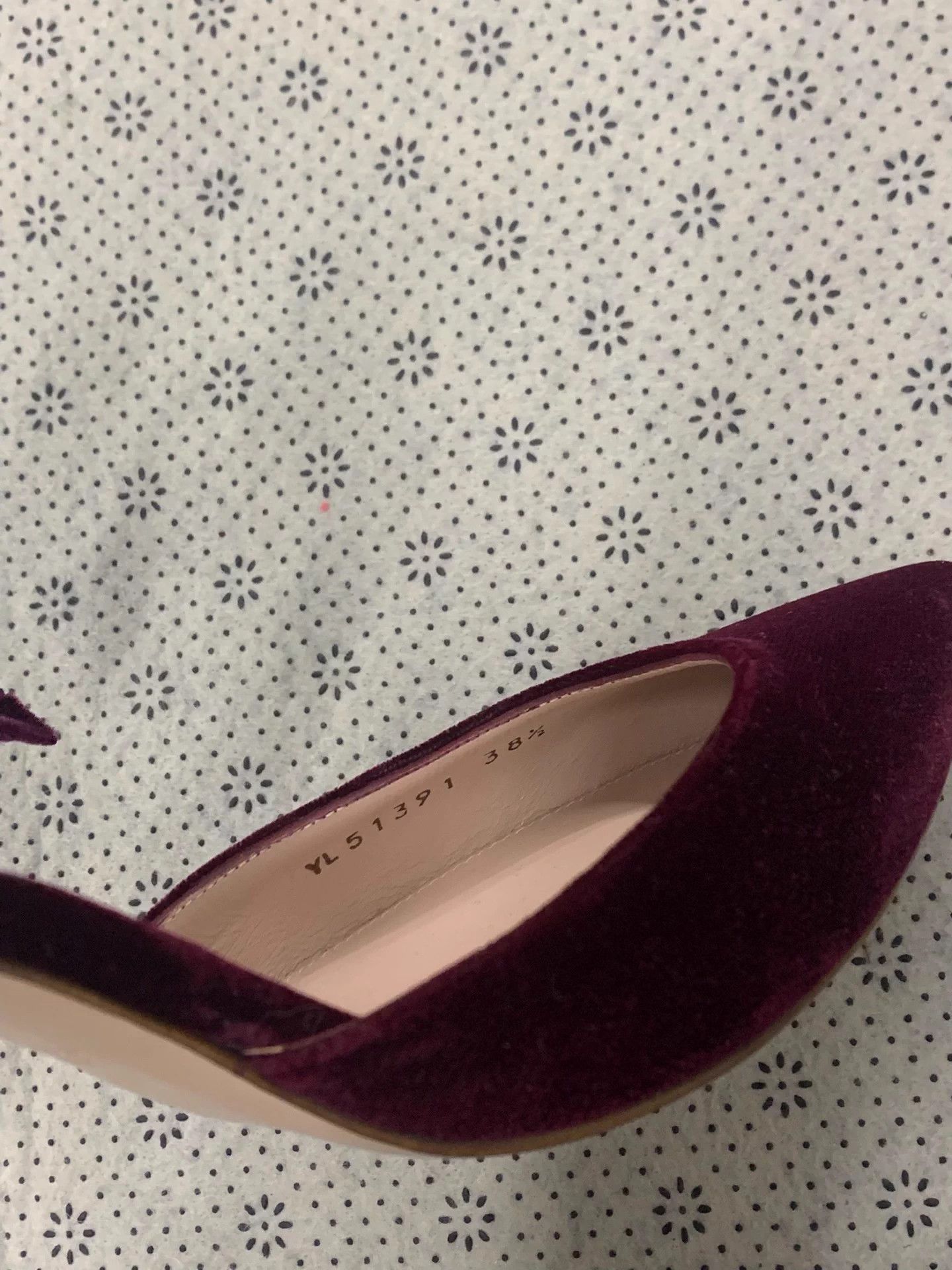 Stuart Weitzman STUARTWEITZMAN burgundy velvet pearl lace heels 38.5 new Size US 8.5 / IT 38.5 - 6 Thumbnail