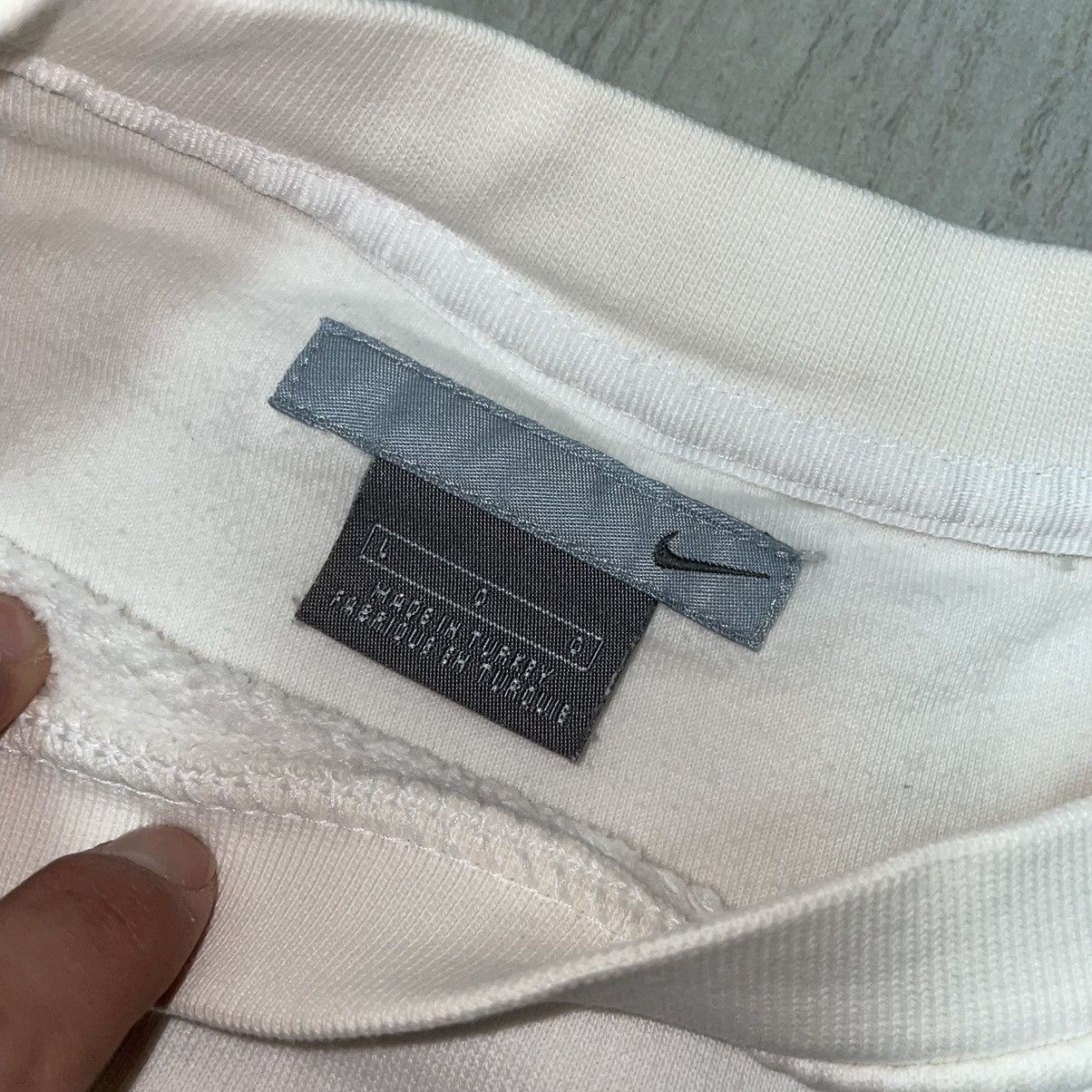 Nike Nike Cream Y2K Silver Tag Crewneck Size US L / EU 52-54 / 3 - 3 Thumbnail